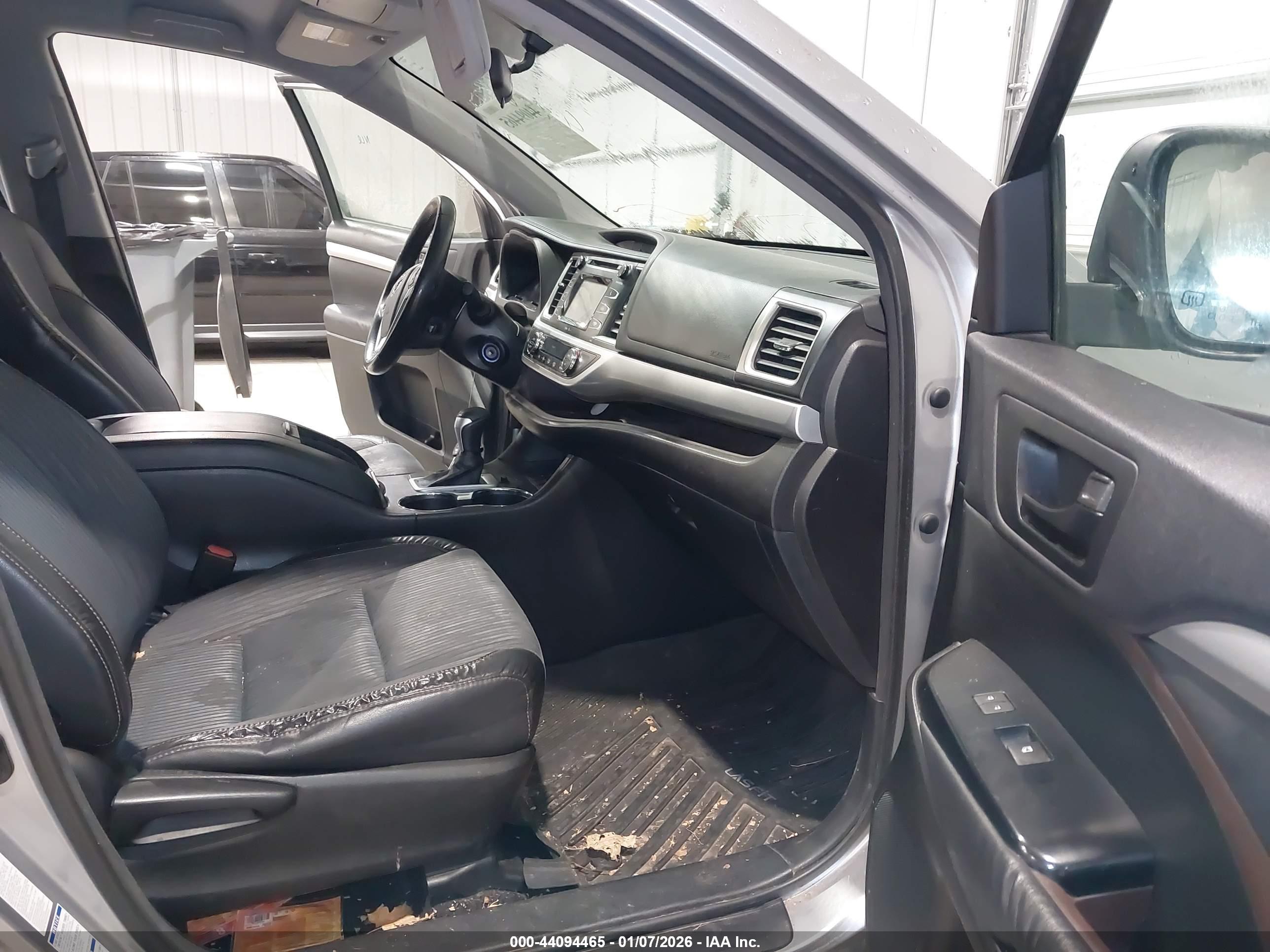 TOYOTA HIGHLANDER image 5