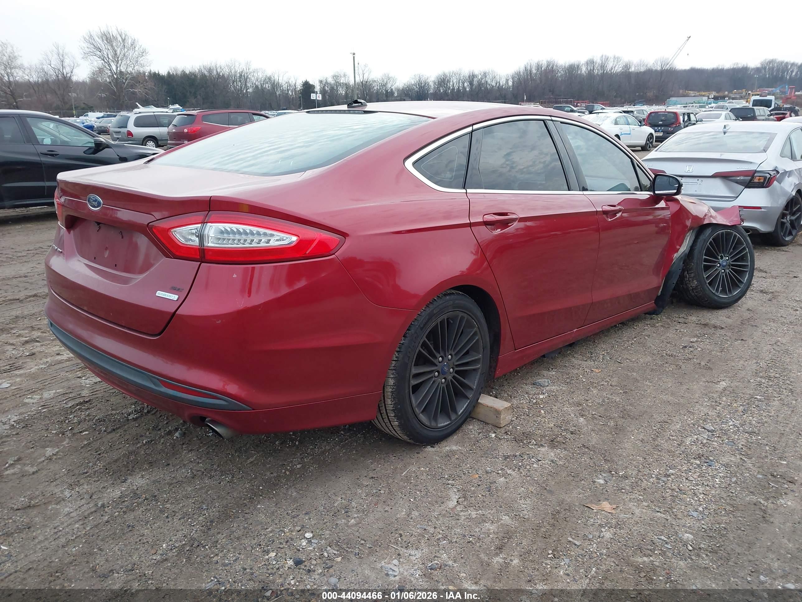 FORD FUSION image 4