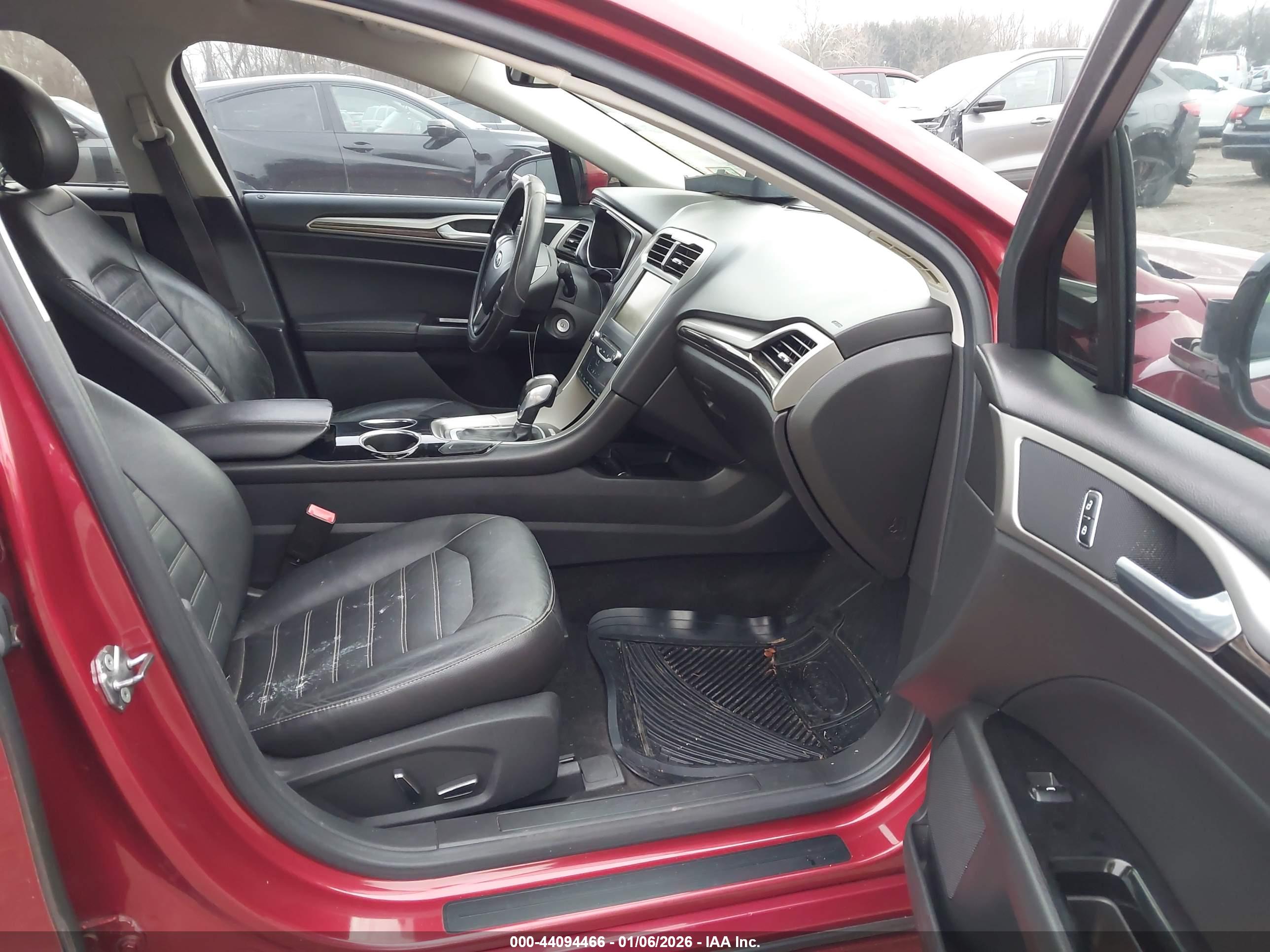 FORD FUSION image 5