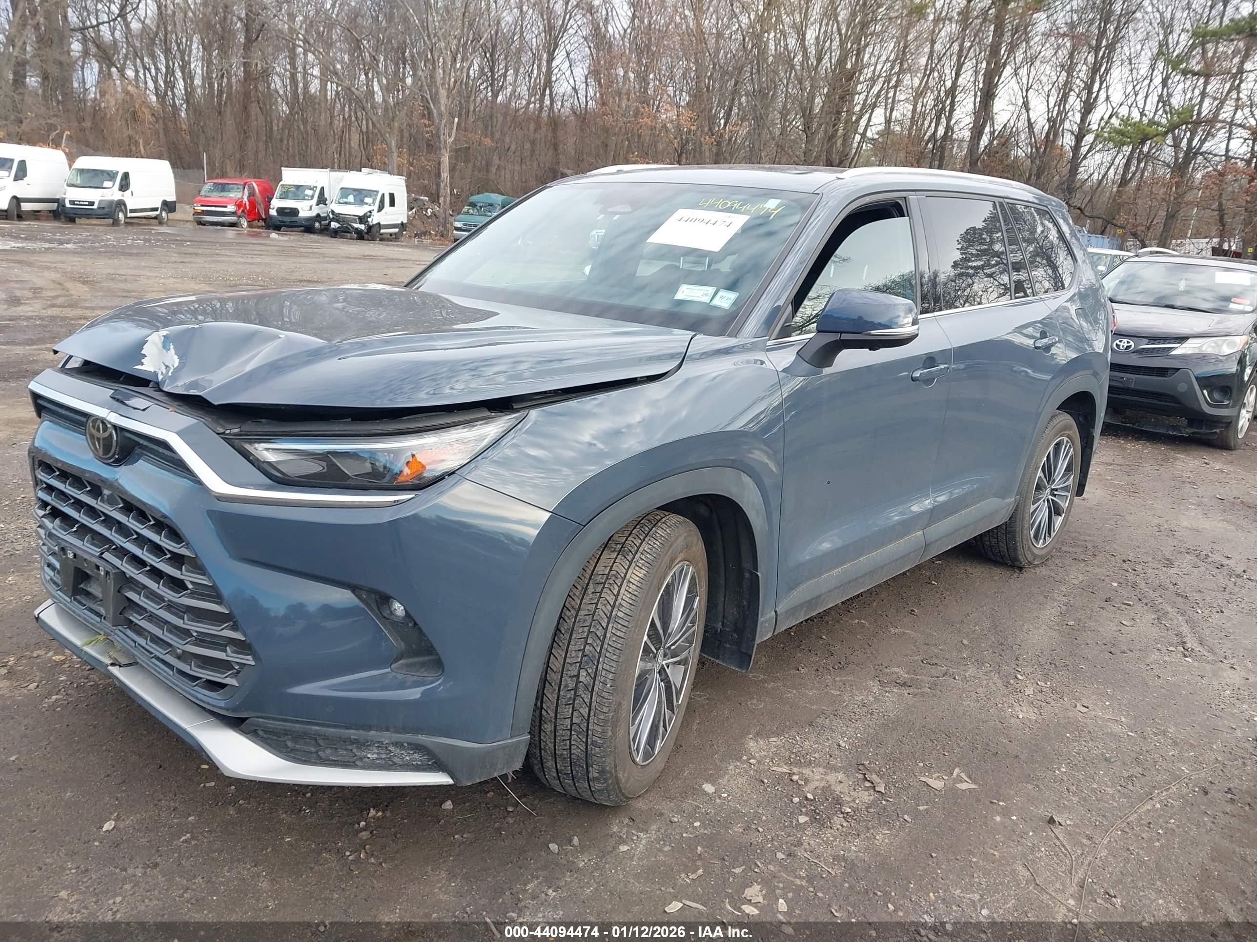 TOYOTA GRAND image 2