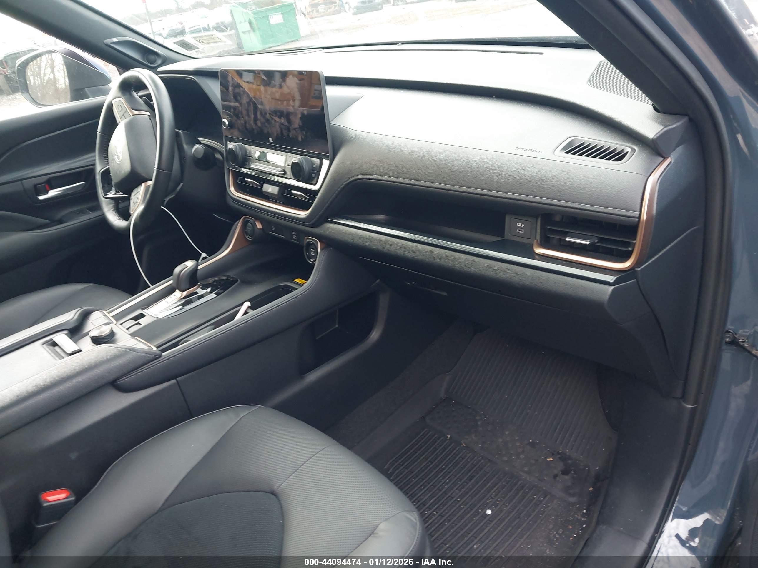 TOYOTA GRAND image 5