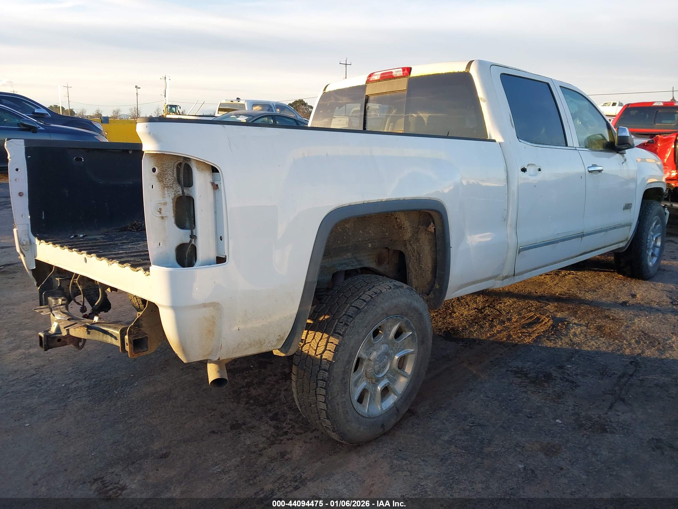 GMC SIERRA image 4