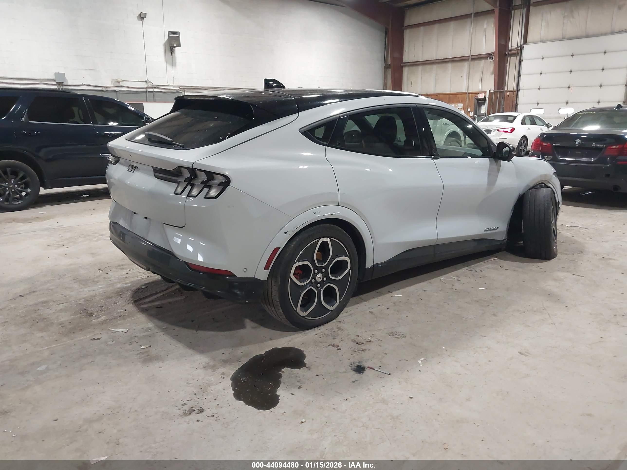 FORD MUSTANG image 4
