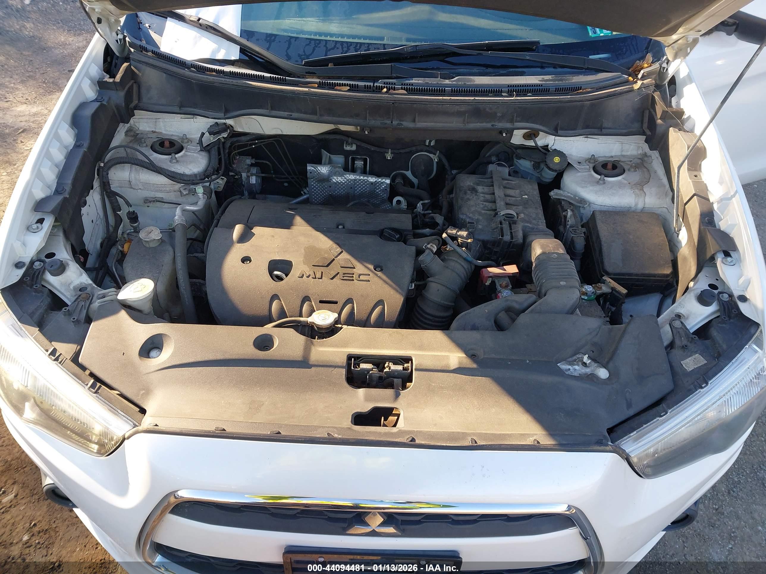 MITSUBISHI OUTLANDER image 10