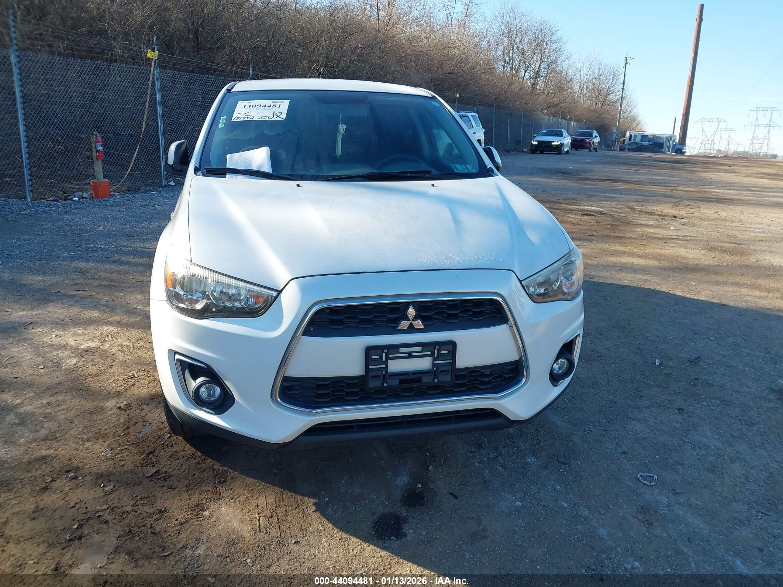 MITSUBISHI OUTLANDER image 6