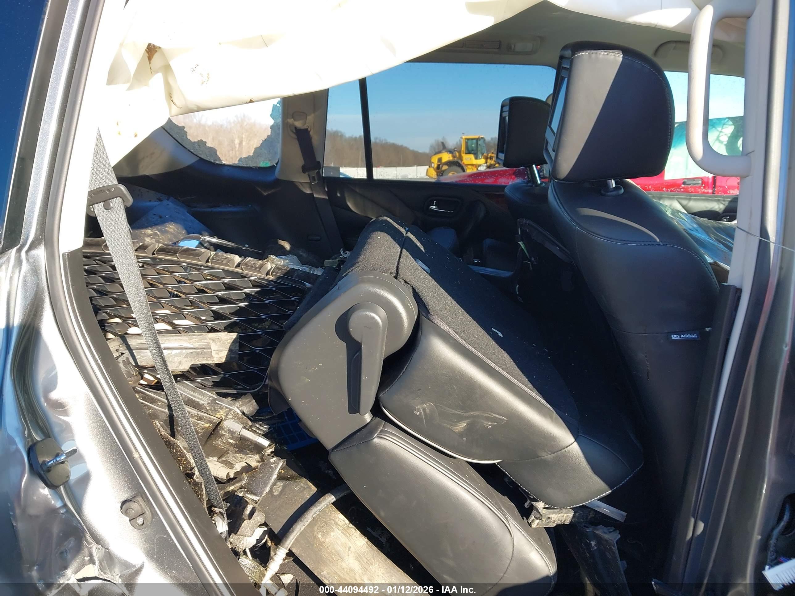 INFINITI QX80 image 8