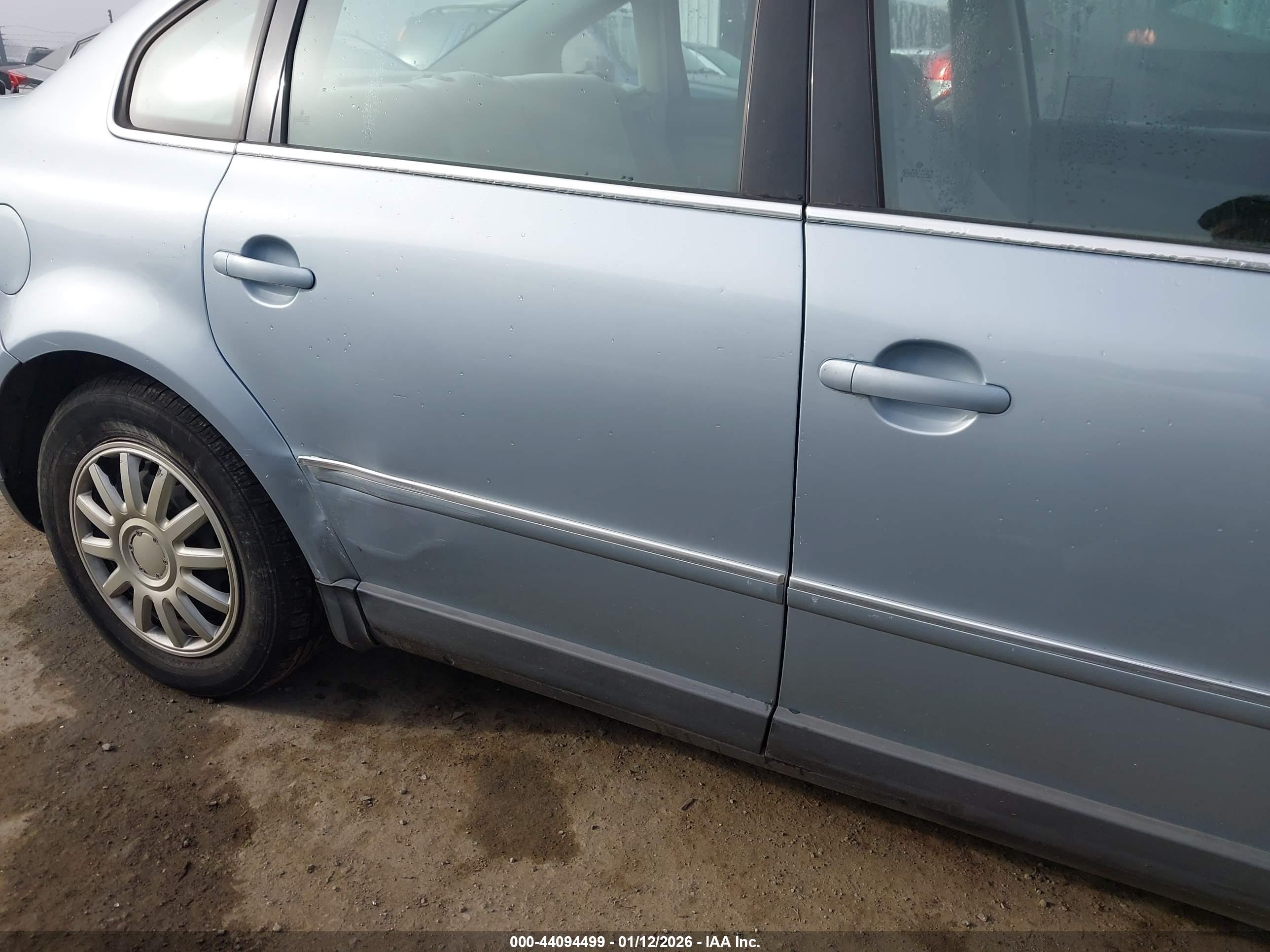 VOLKSWAGEN PASSAT image 6