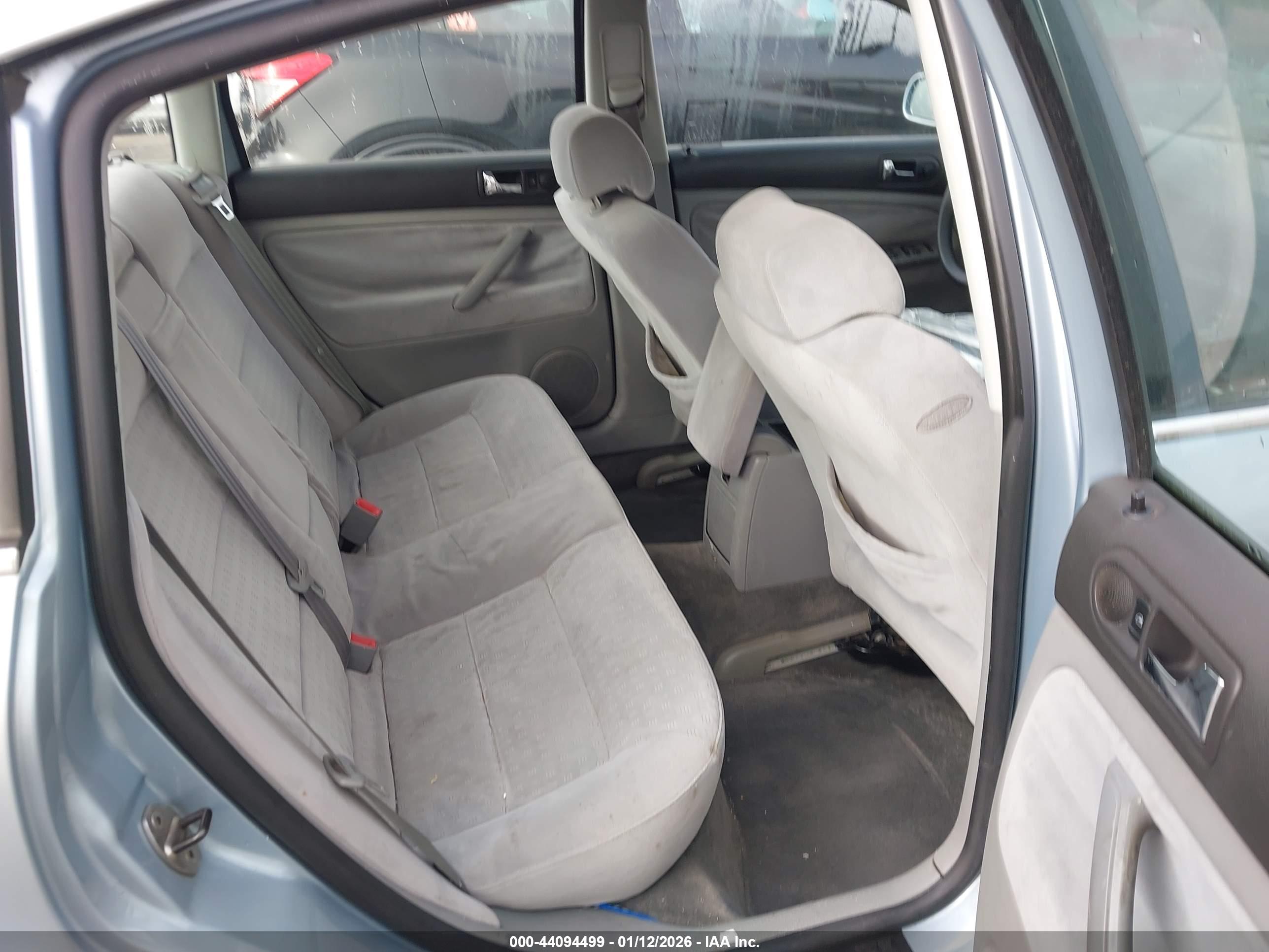 VOLKSWAGEN PASSAT image 8