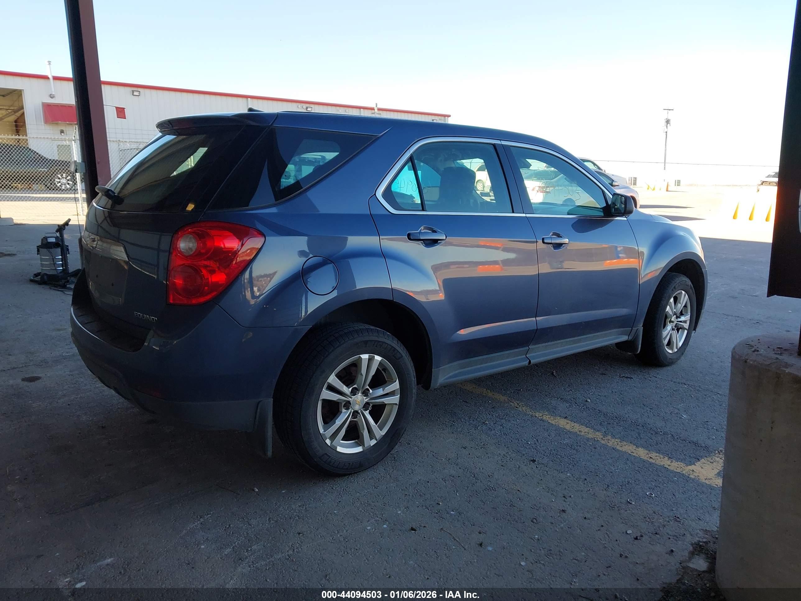 CHEVROLET EQUINOX image 4