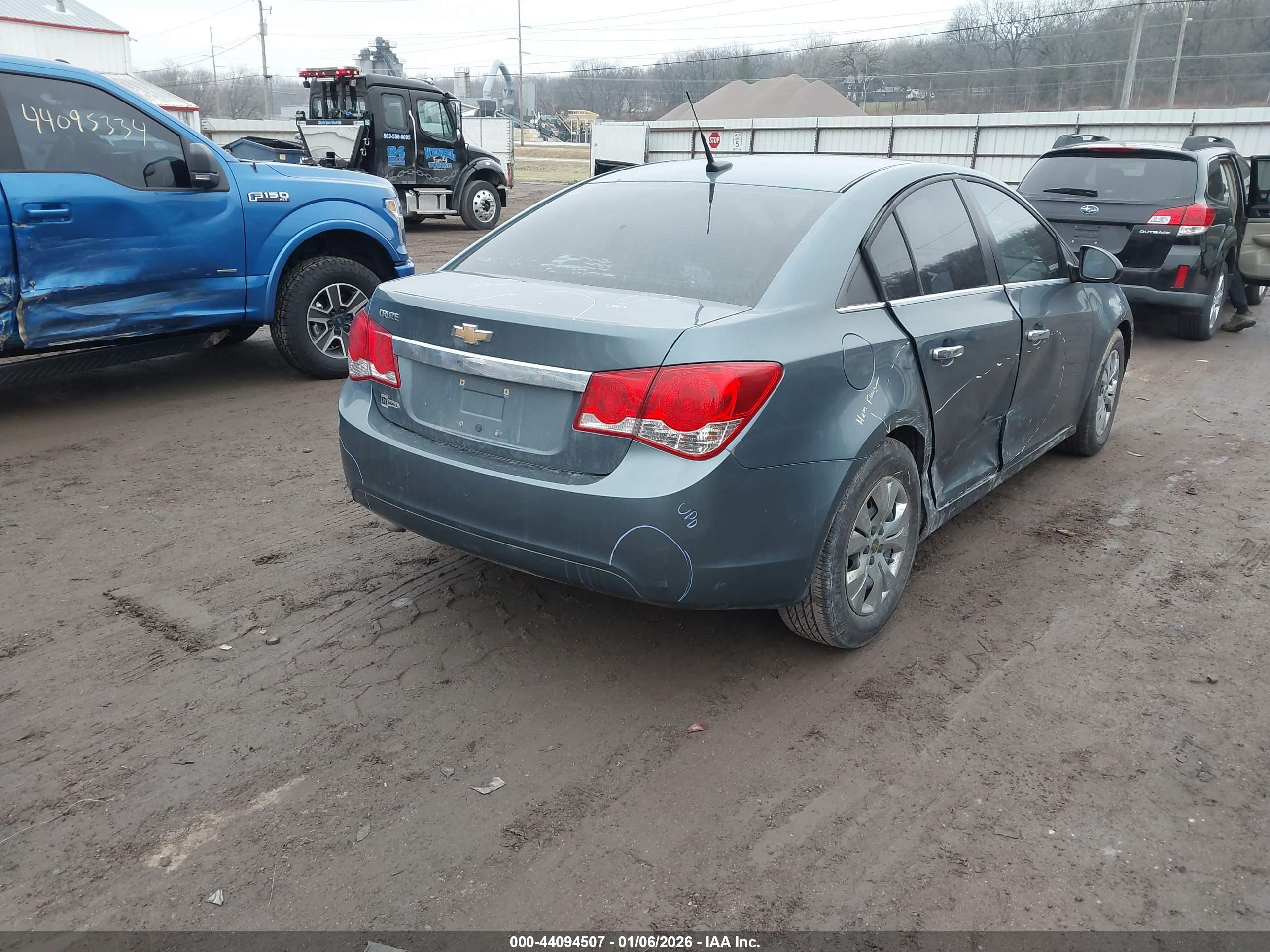 CHEVROLET CRUZE image 4
