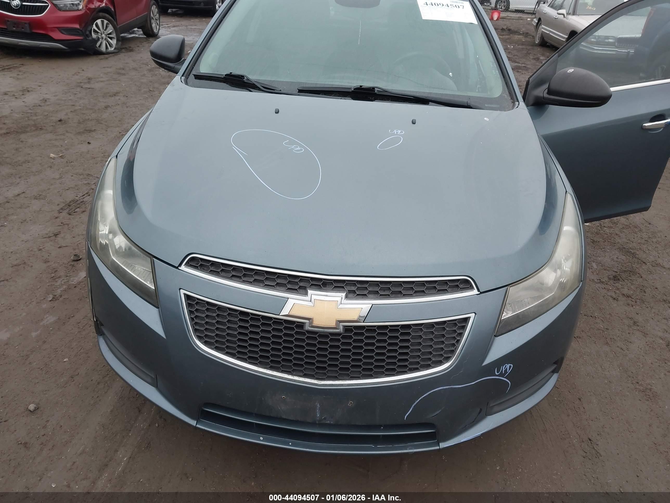 CHEVROLET CRUZE image 6
