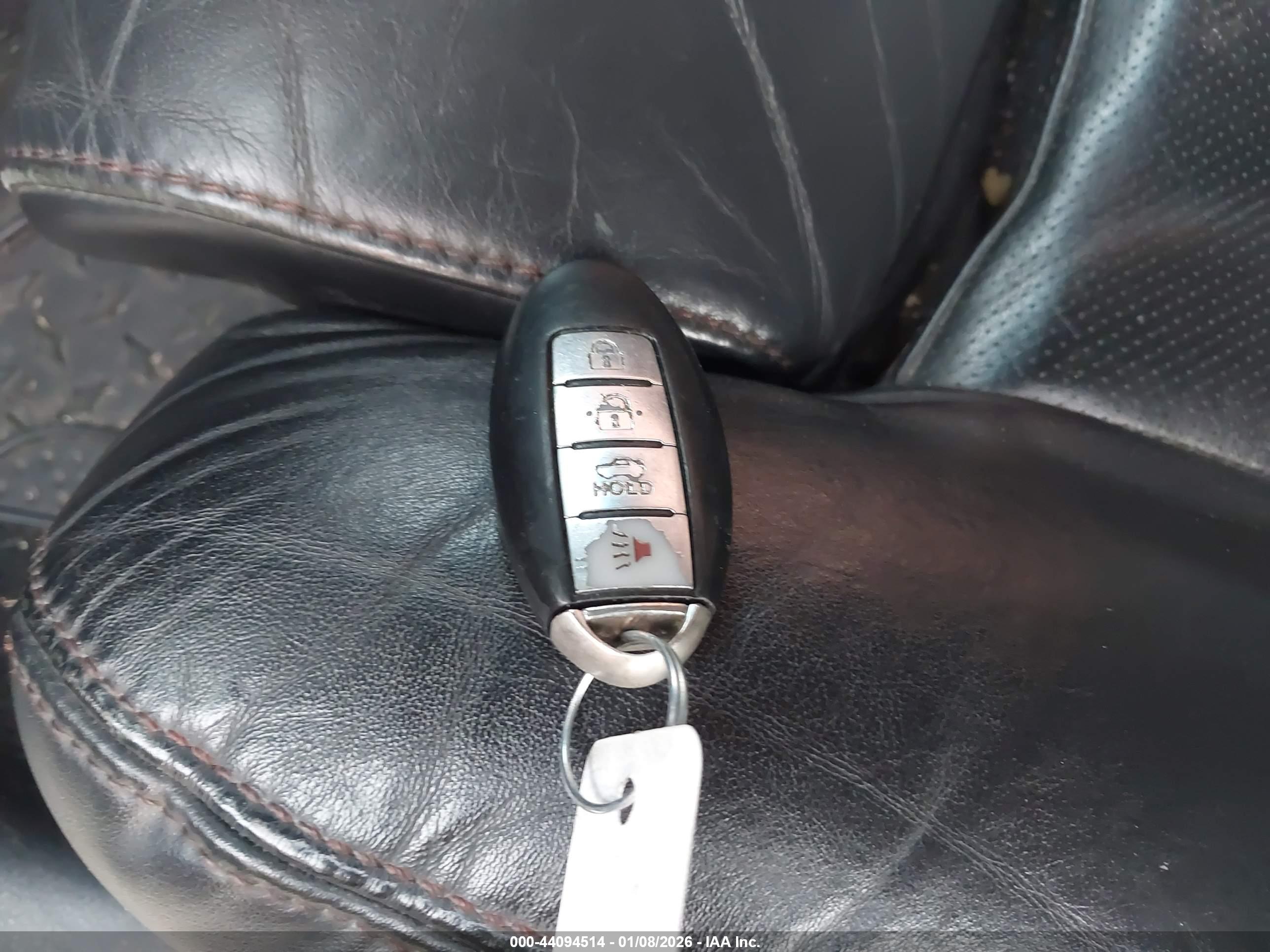 NISSAN MAXIMA image 11