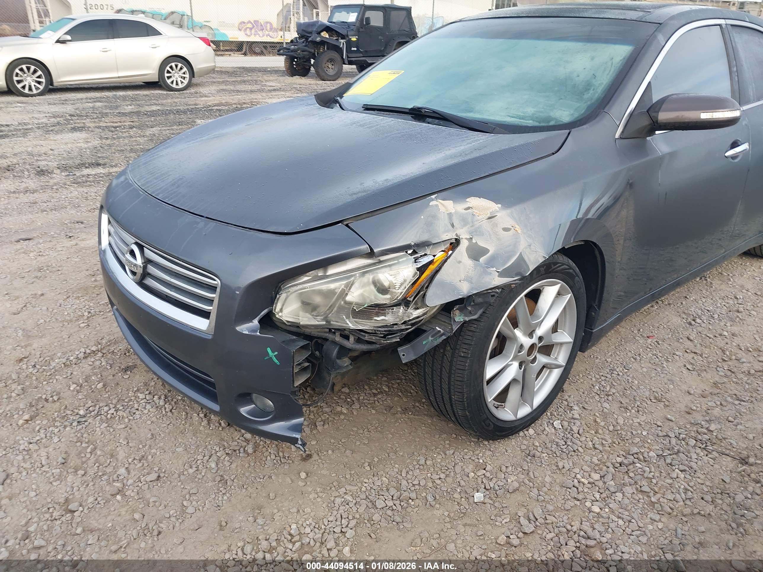 NISSAN MAXIMA image 6