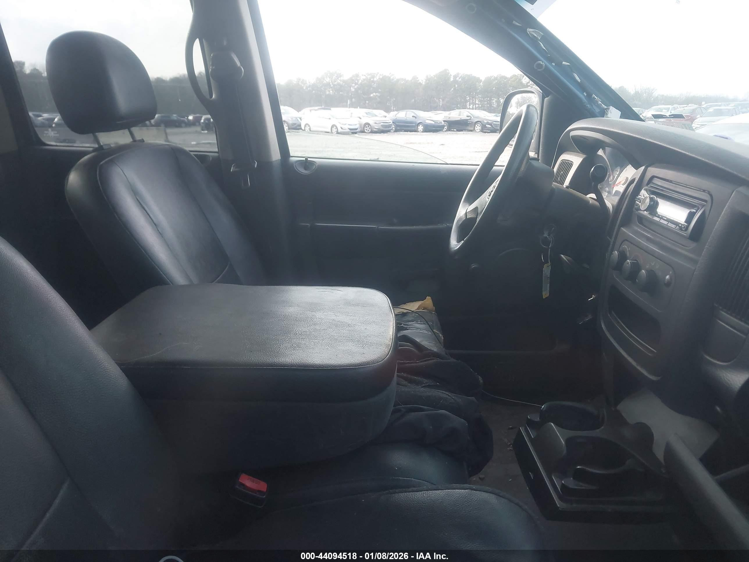 DODGE RAM image 5