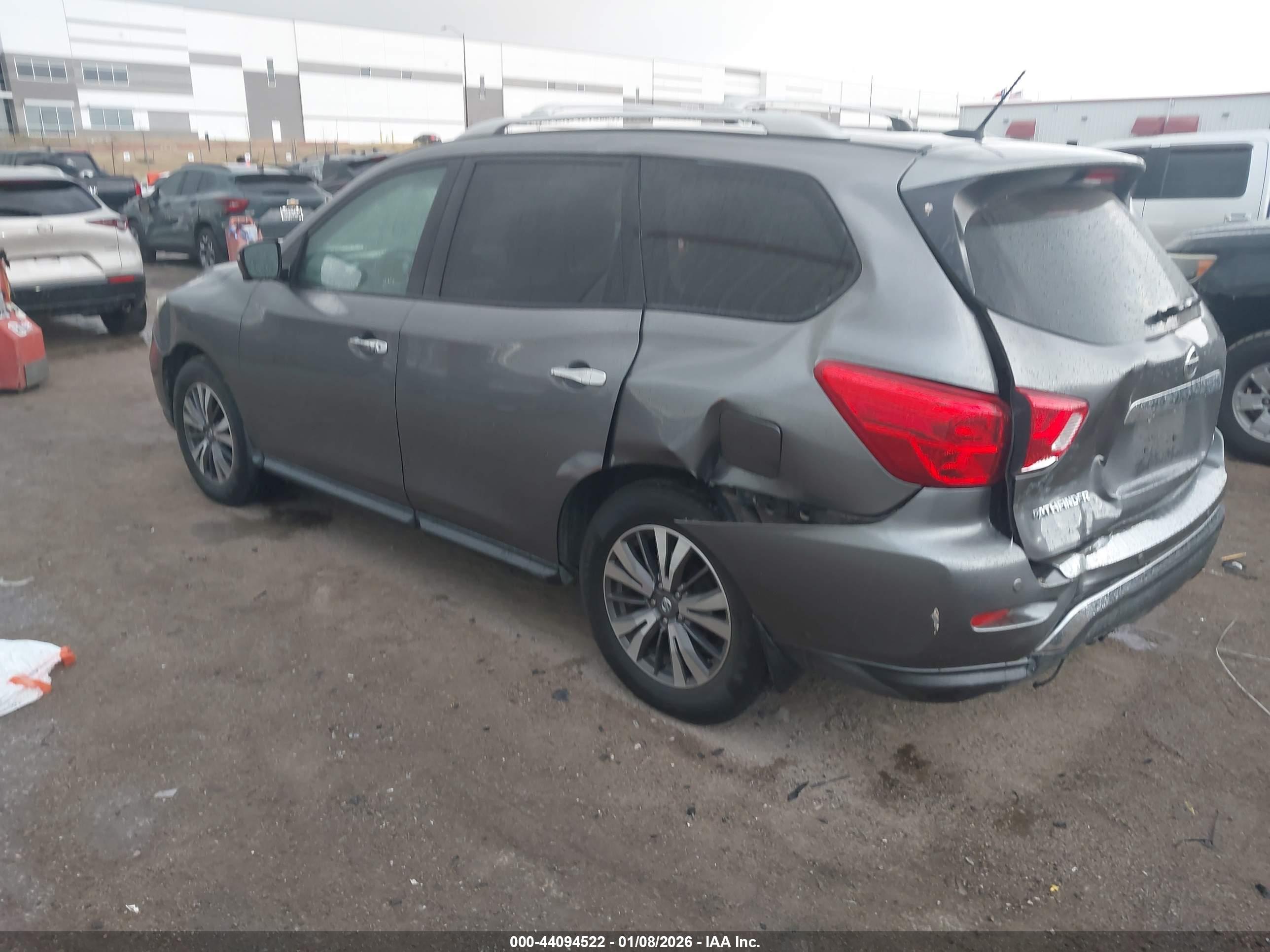 NISSAN PATHFINDER image 3