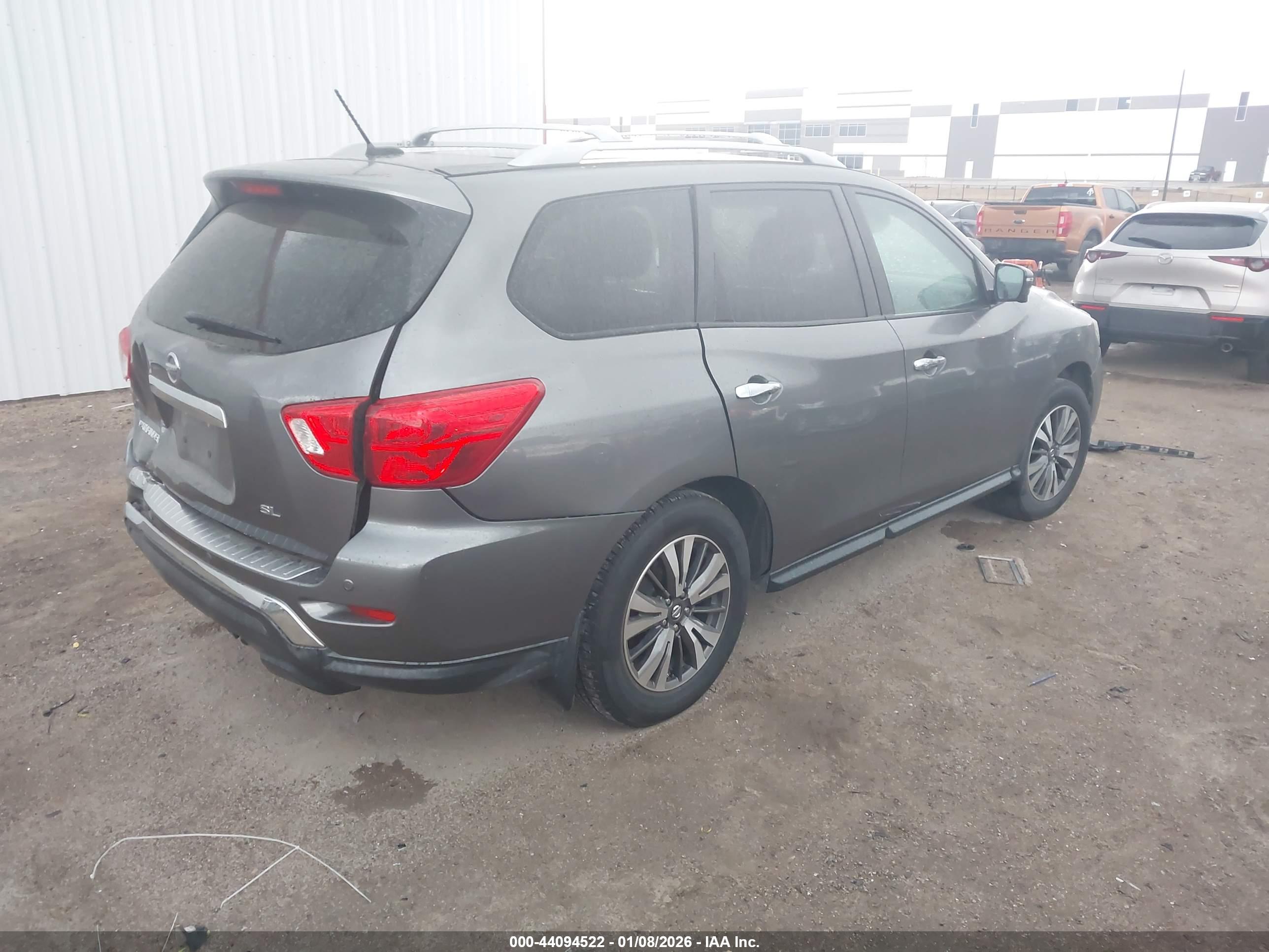 NISSAN PATHFINDER image 4