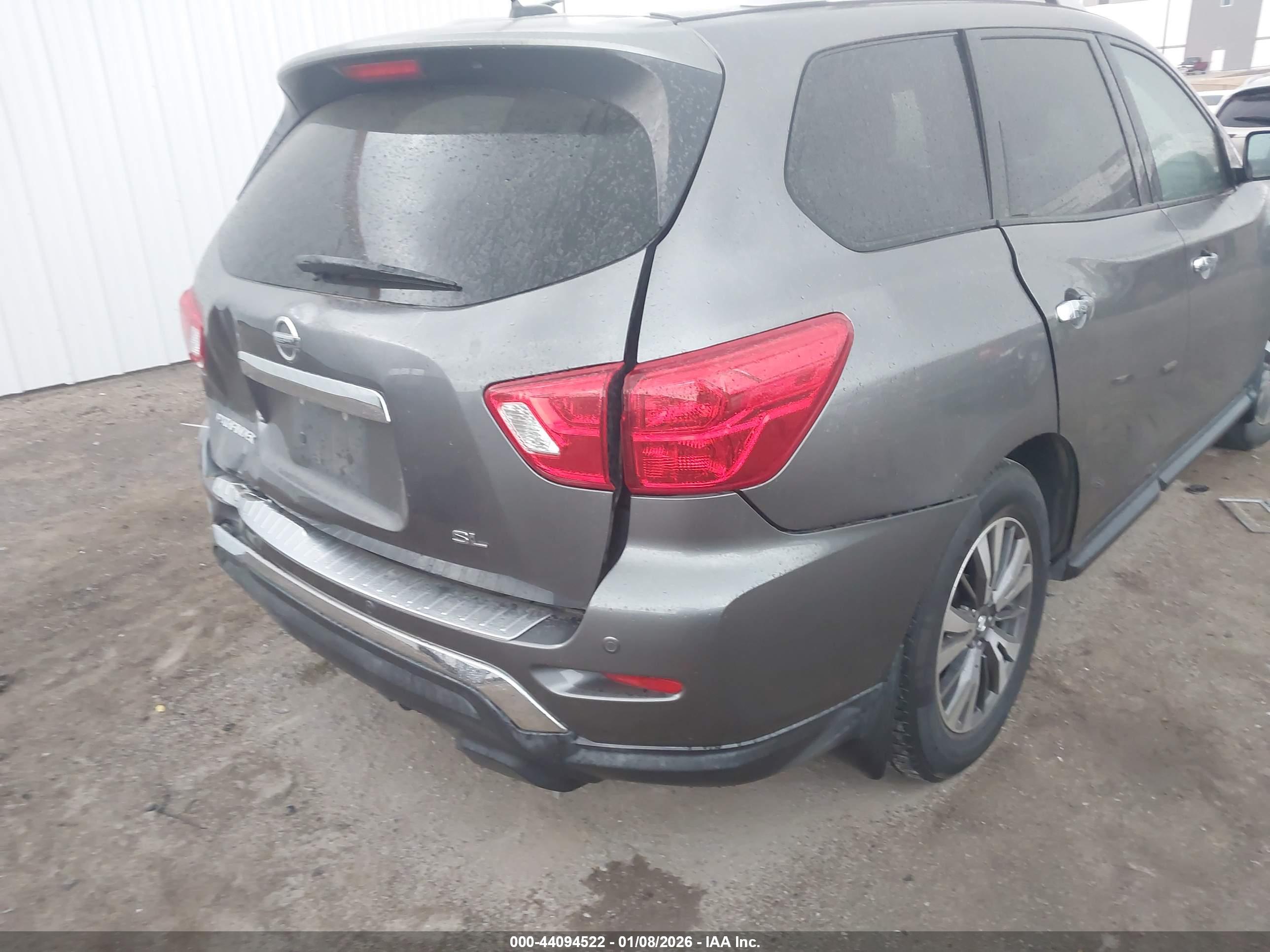 NISSAN PATHFINDER image 6