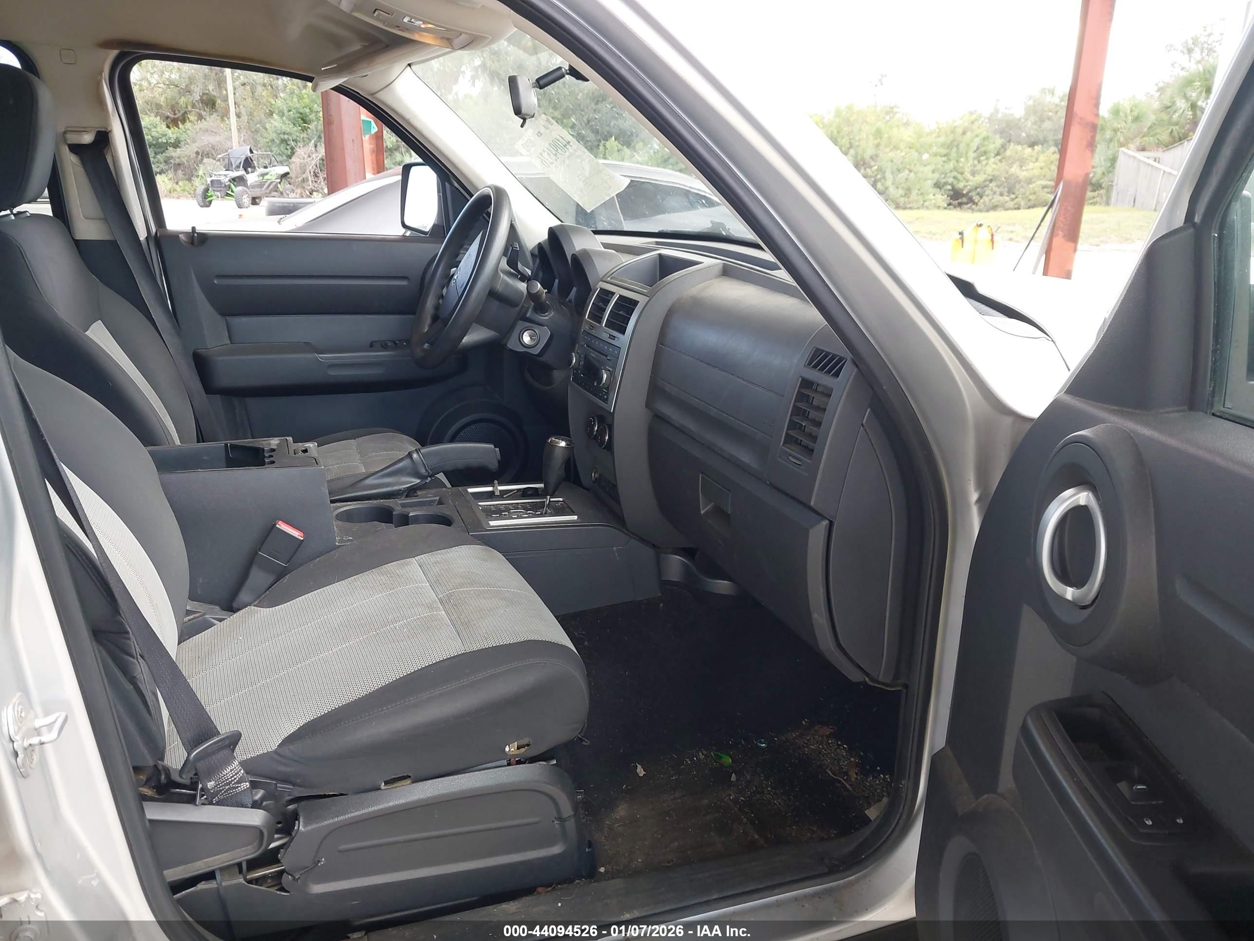 DODGE NITRO image 5