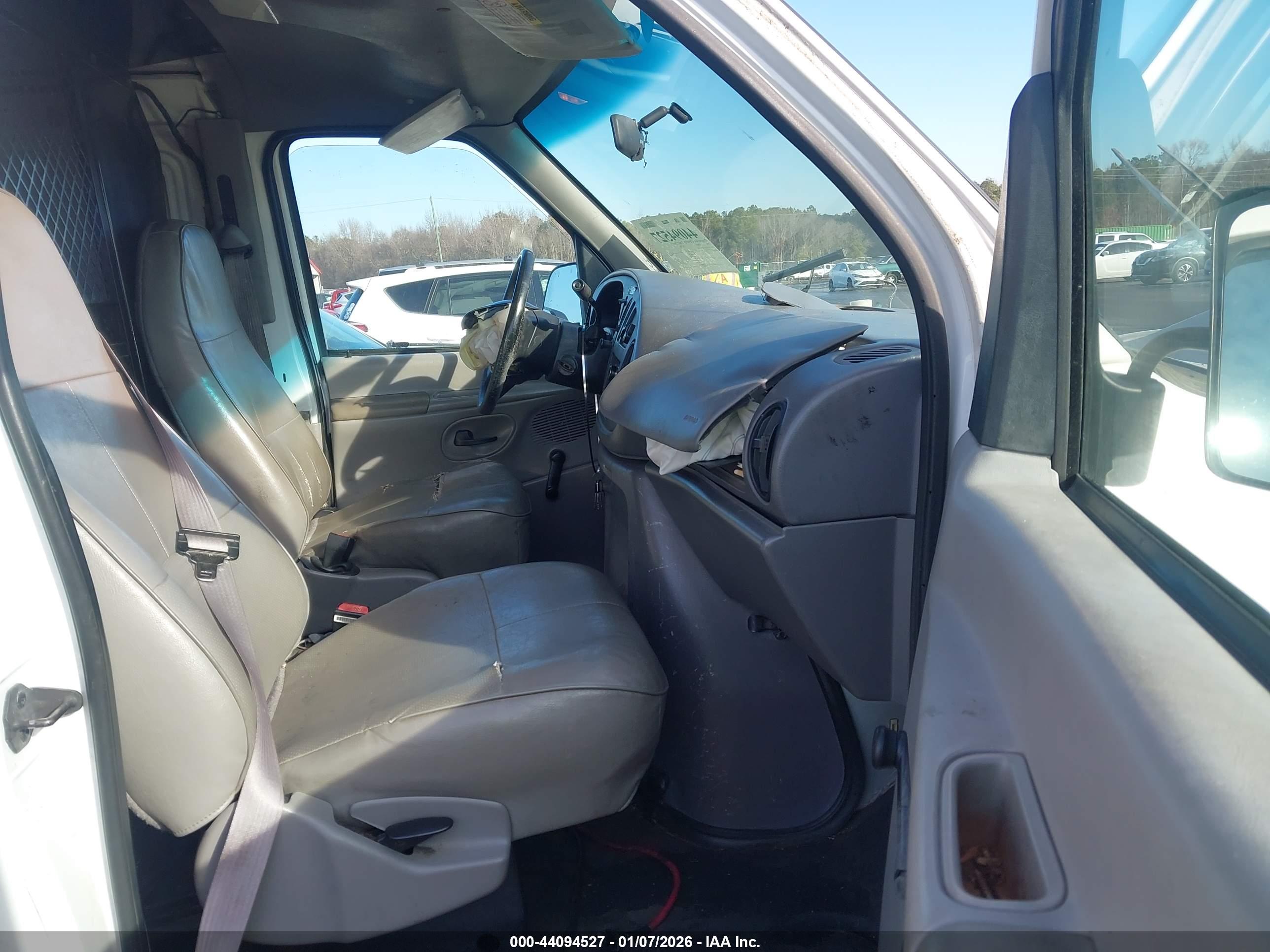 FORD E-250 image 5