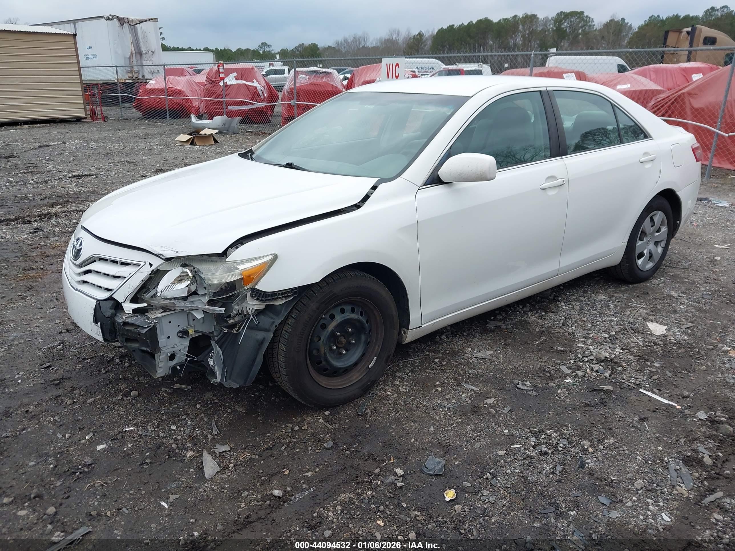 TOYOTA CAMRY image 2