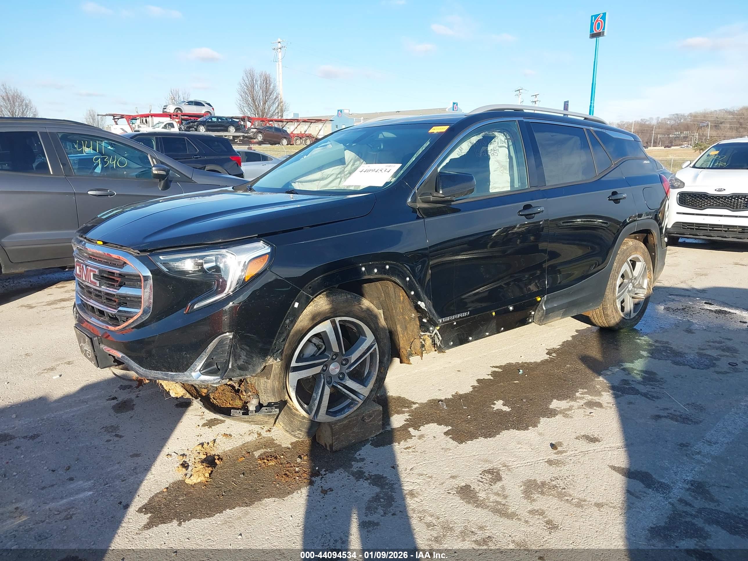GMC TERRAIN image 2