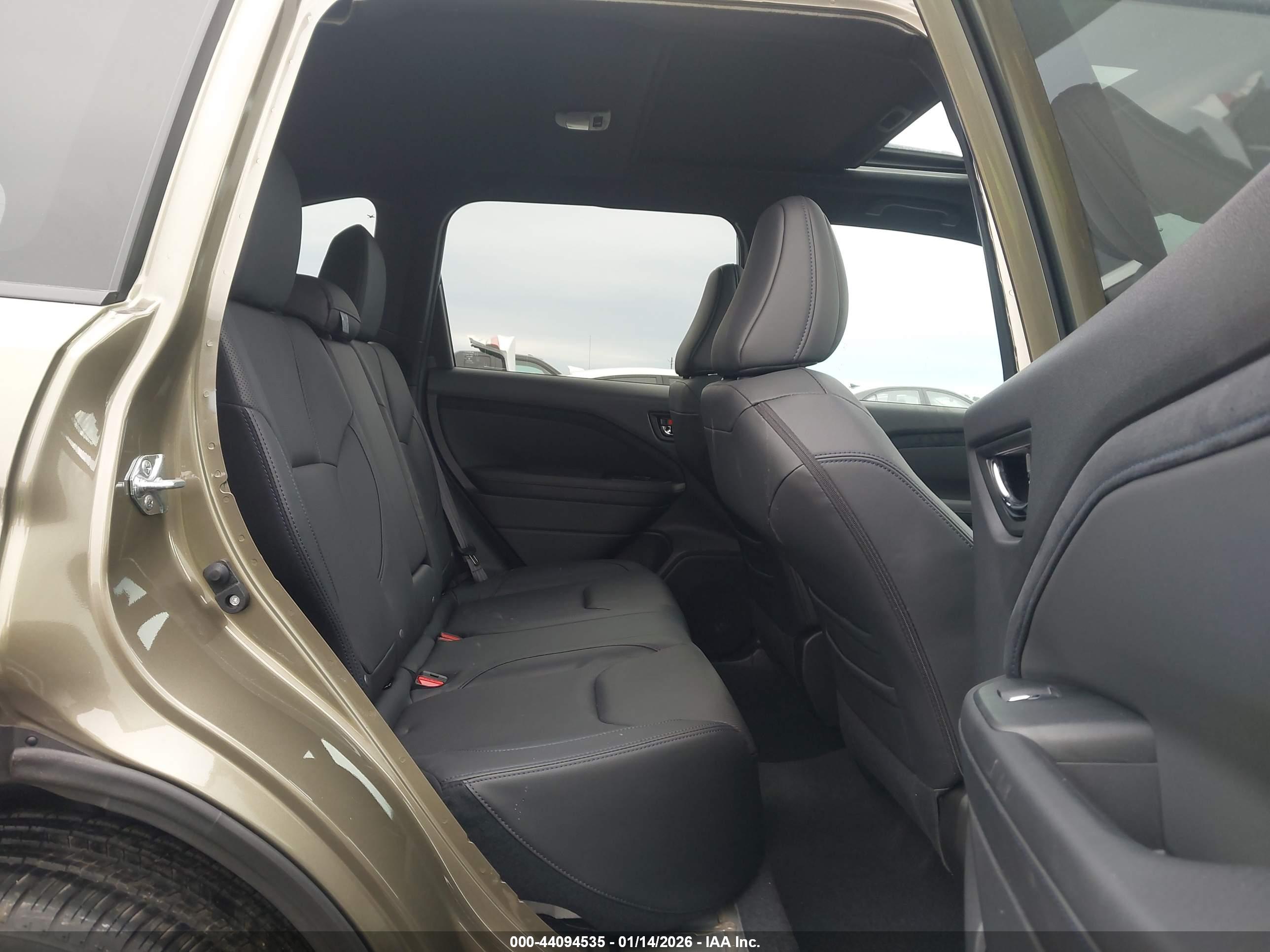 SUBARU FORESTER image 8