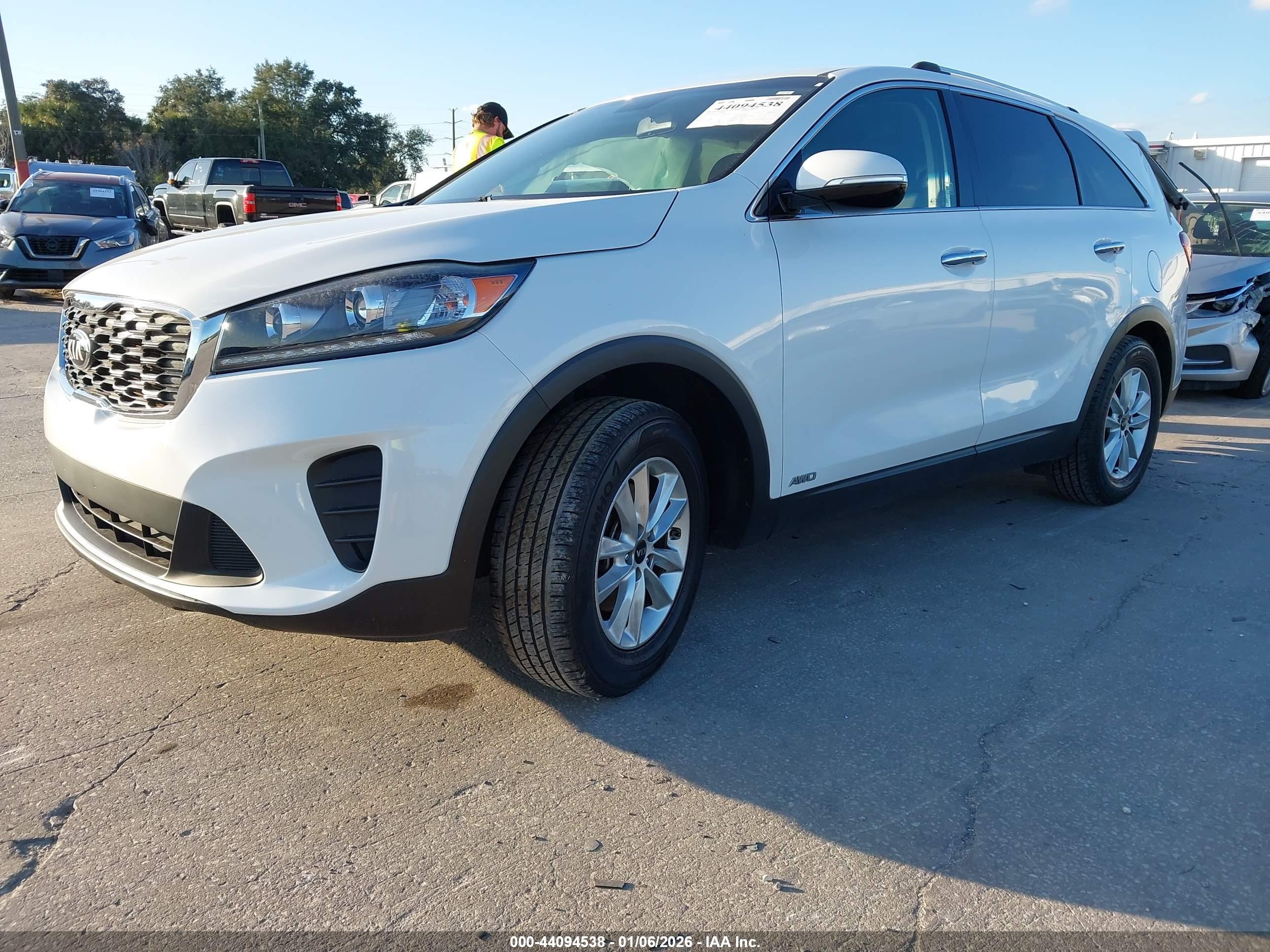 KIA SORENTO image 2