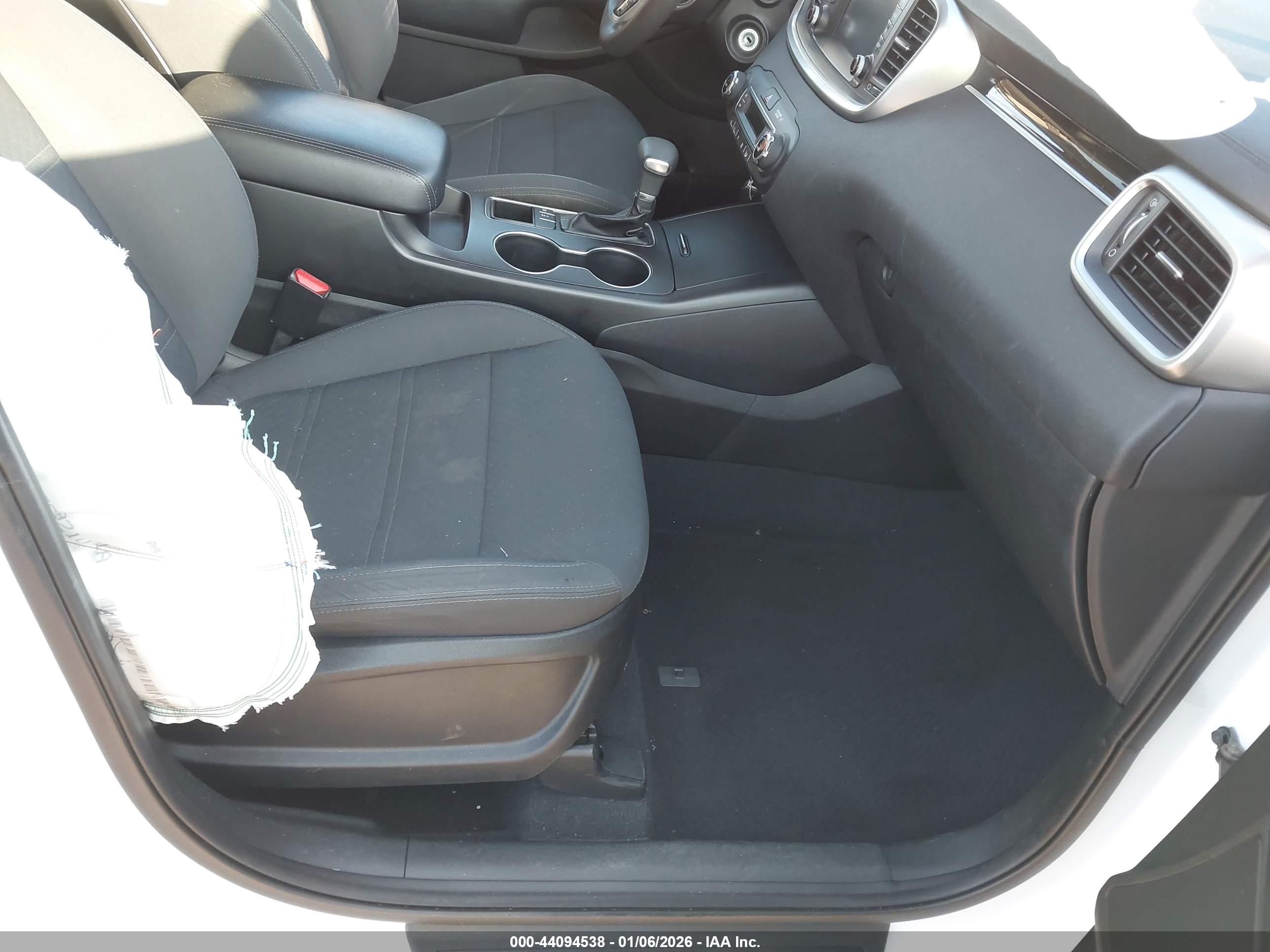 KIA SORENTO image 5