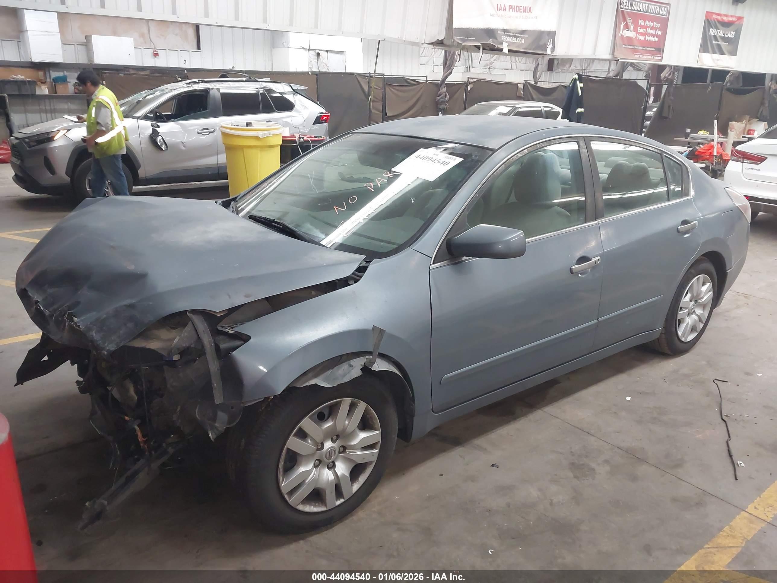NISSAN ALTIMA image 2
