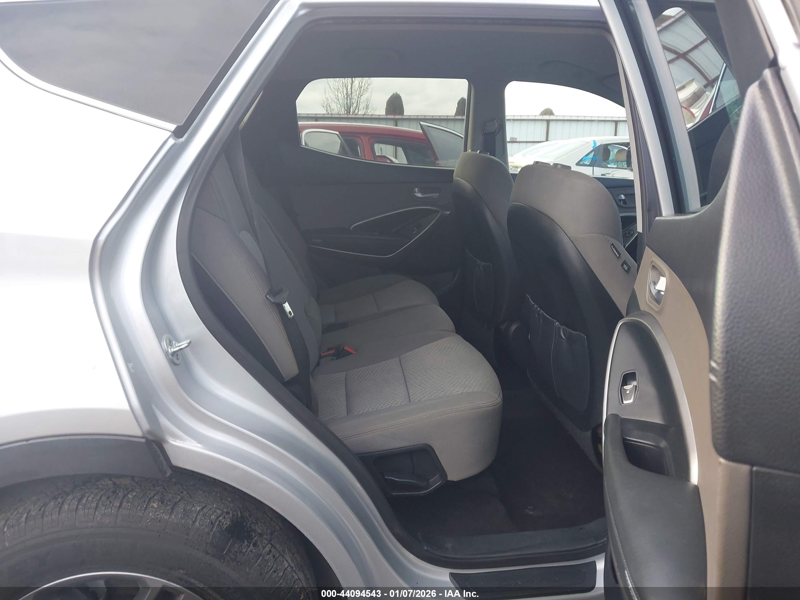HYUNDAI SANTA image 8