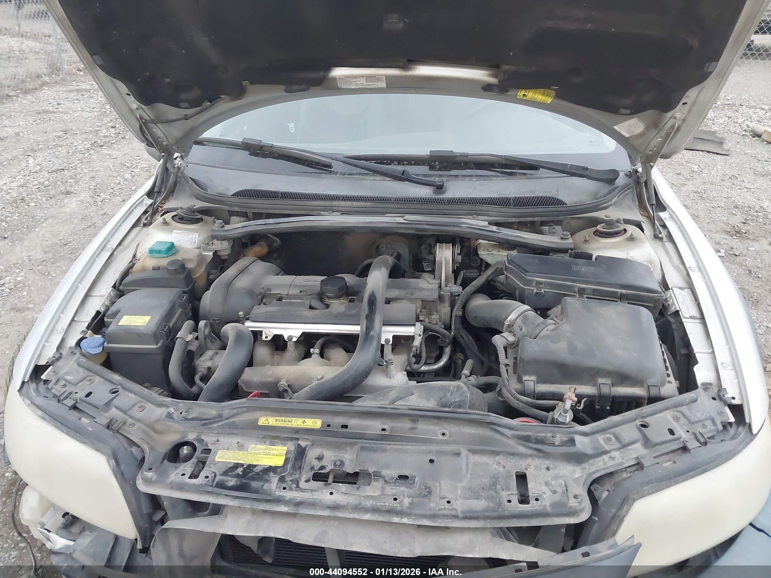 VOLVO XC70 image 10