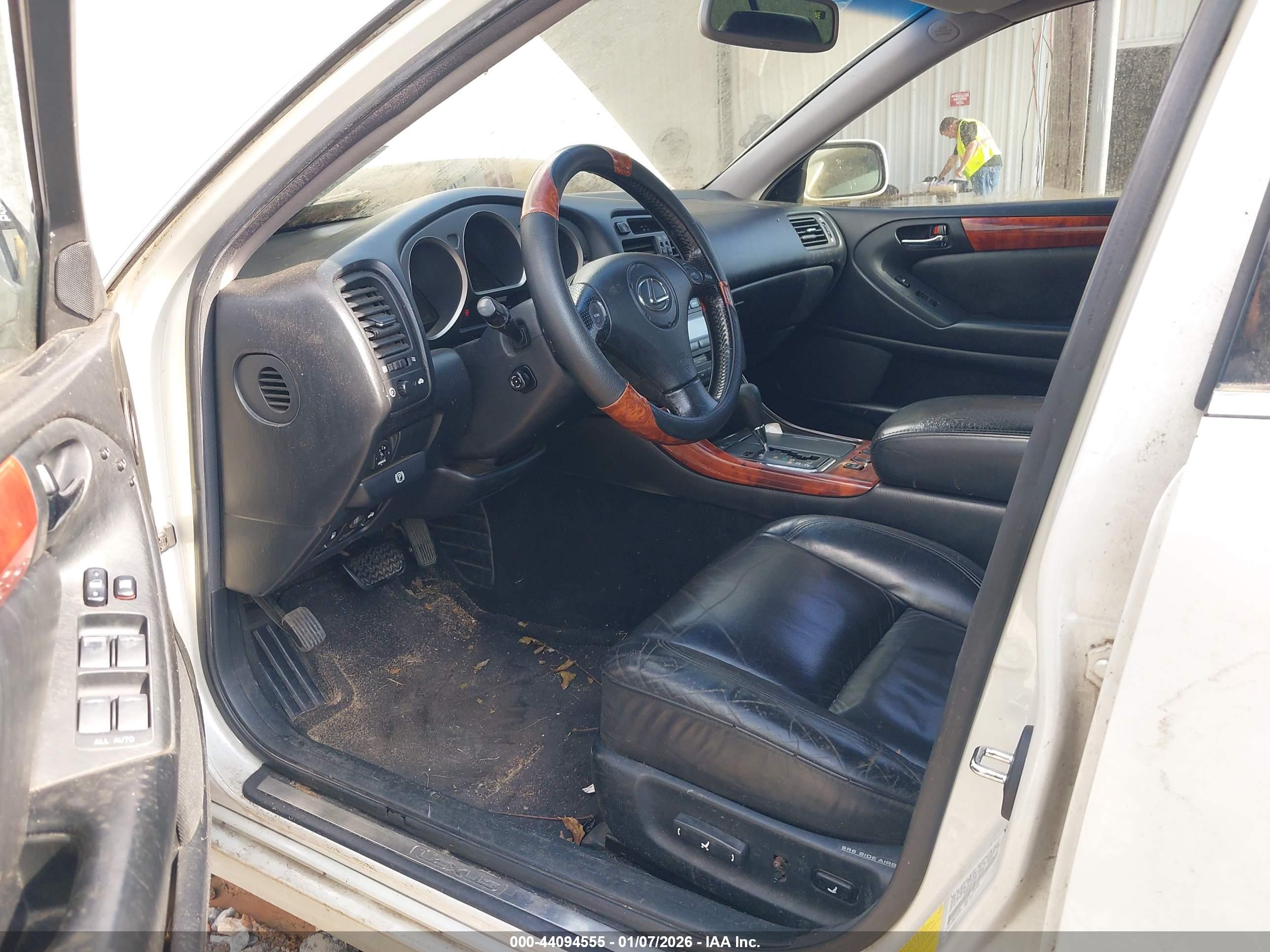LEXUS GS image 5