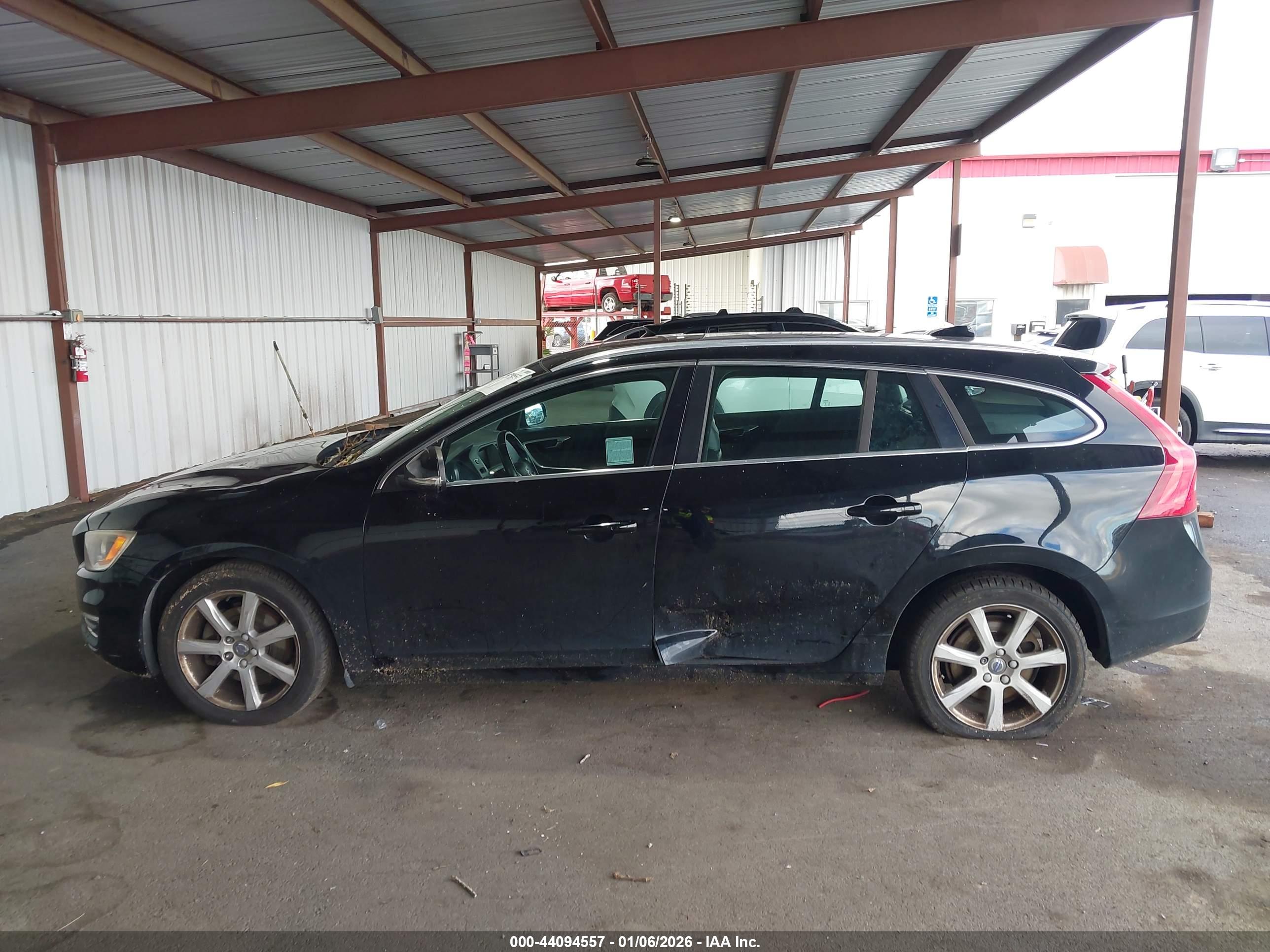 VOLVO V60 image 6
