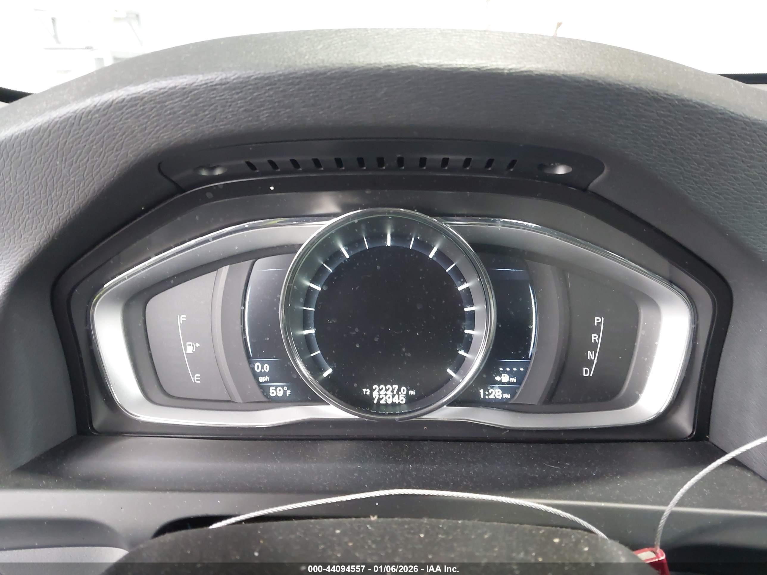 VOLVO V60 image 7