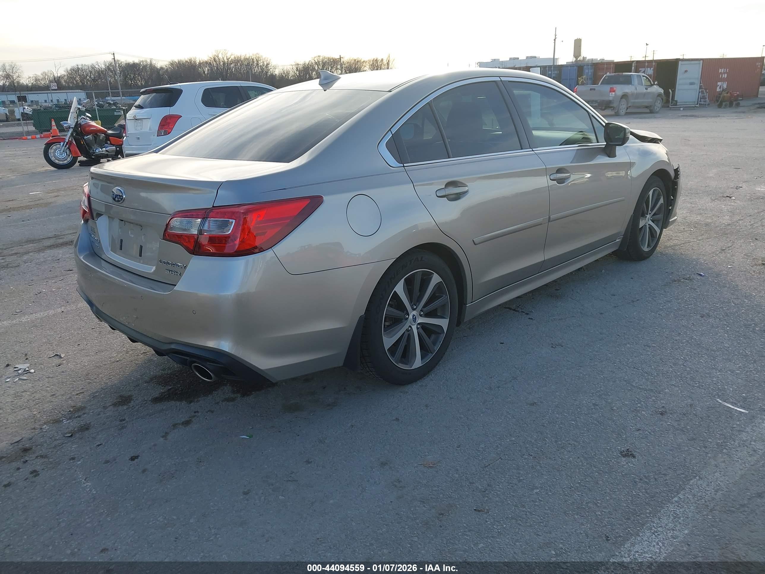 SUBARU LEGACY image 4