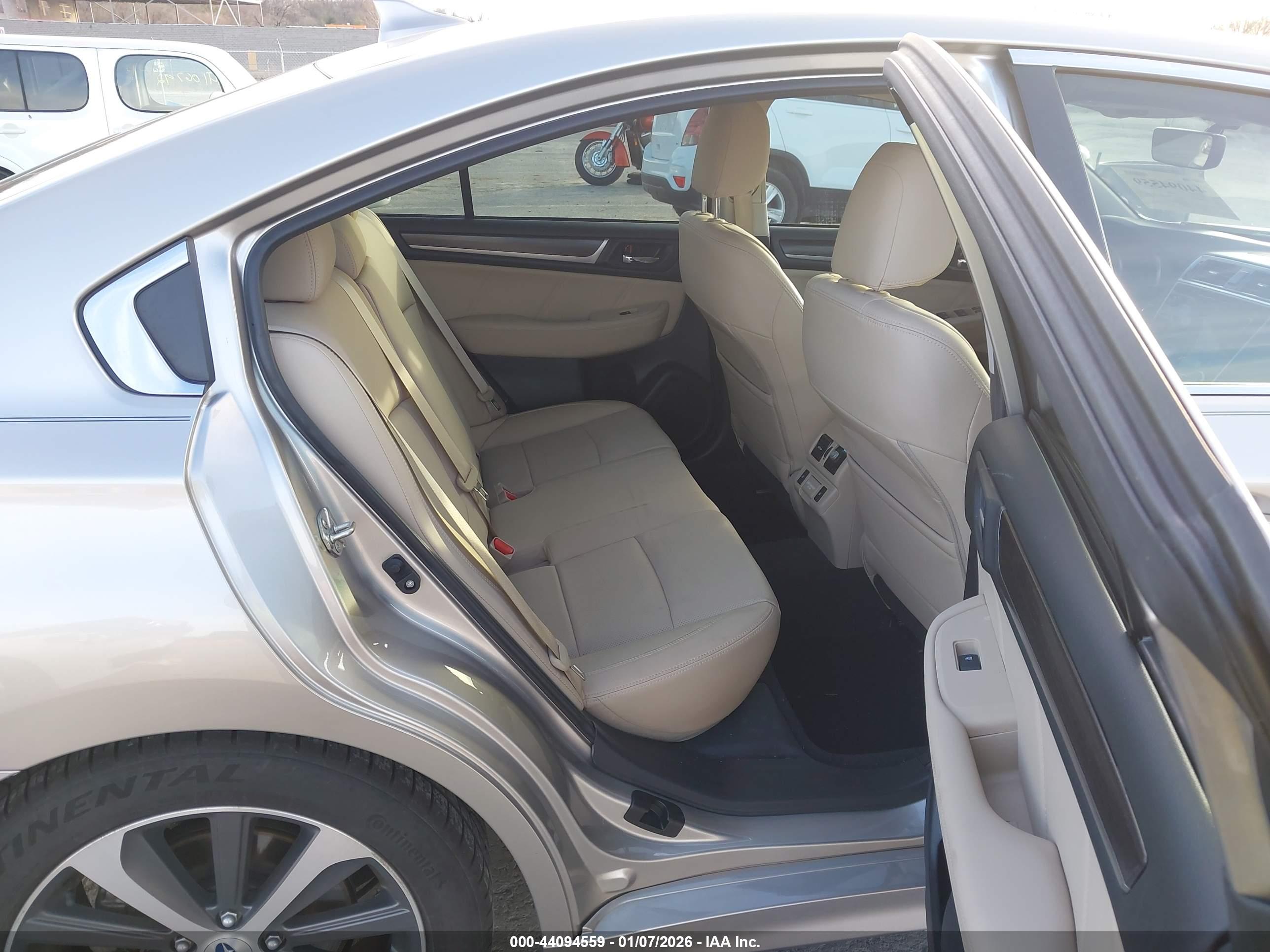 SUBARU LEGACY image 8