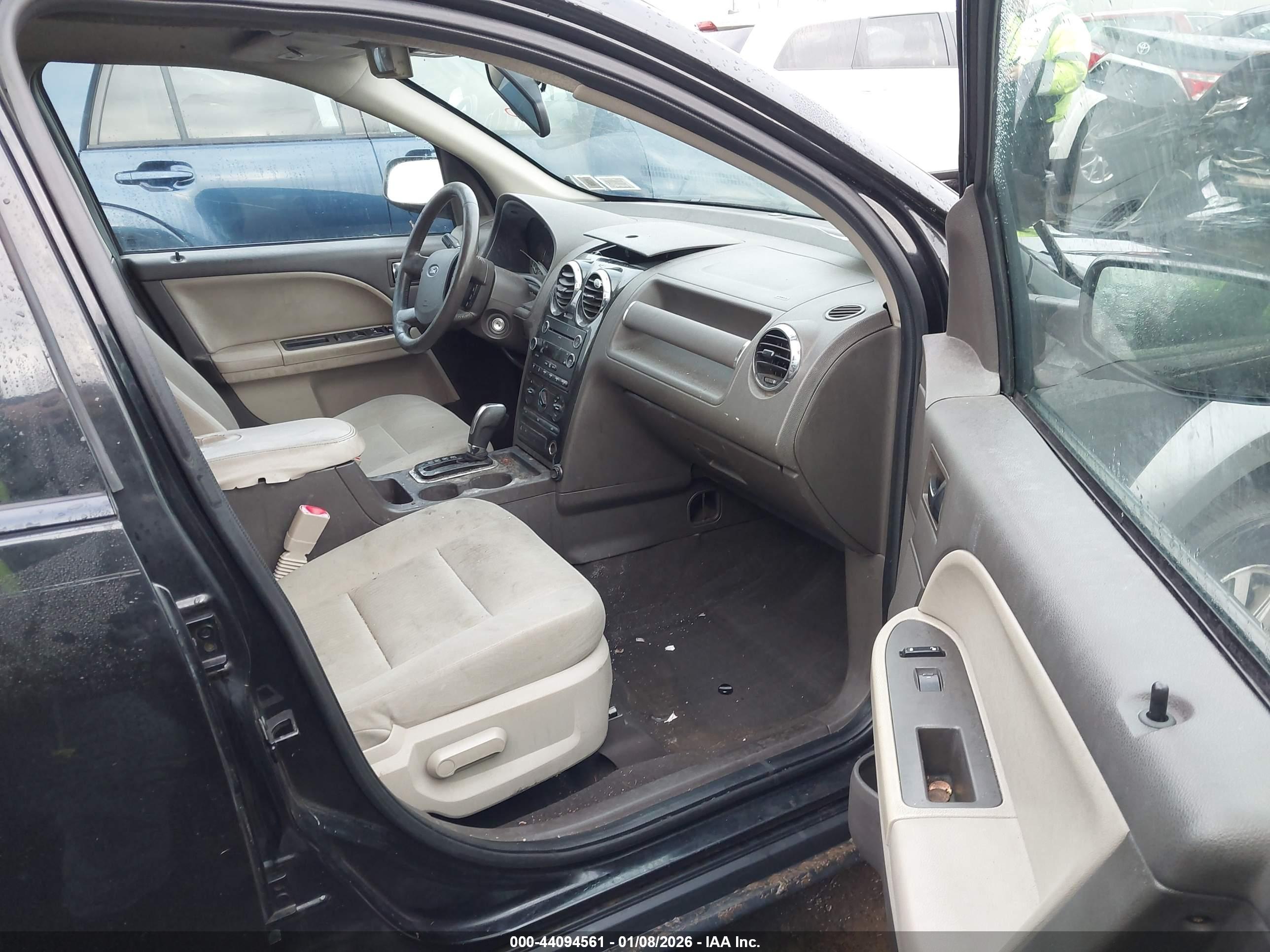 FORD TAURUS image 5