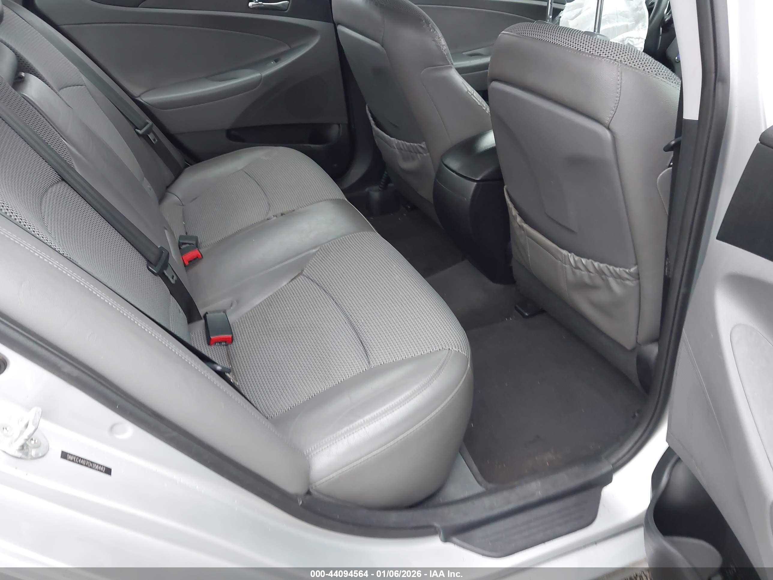 HYUNDAI SONATA image 8
