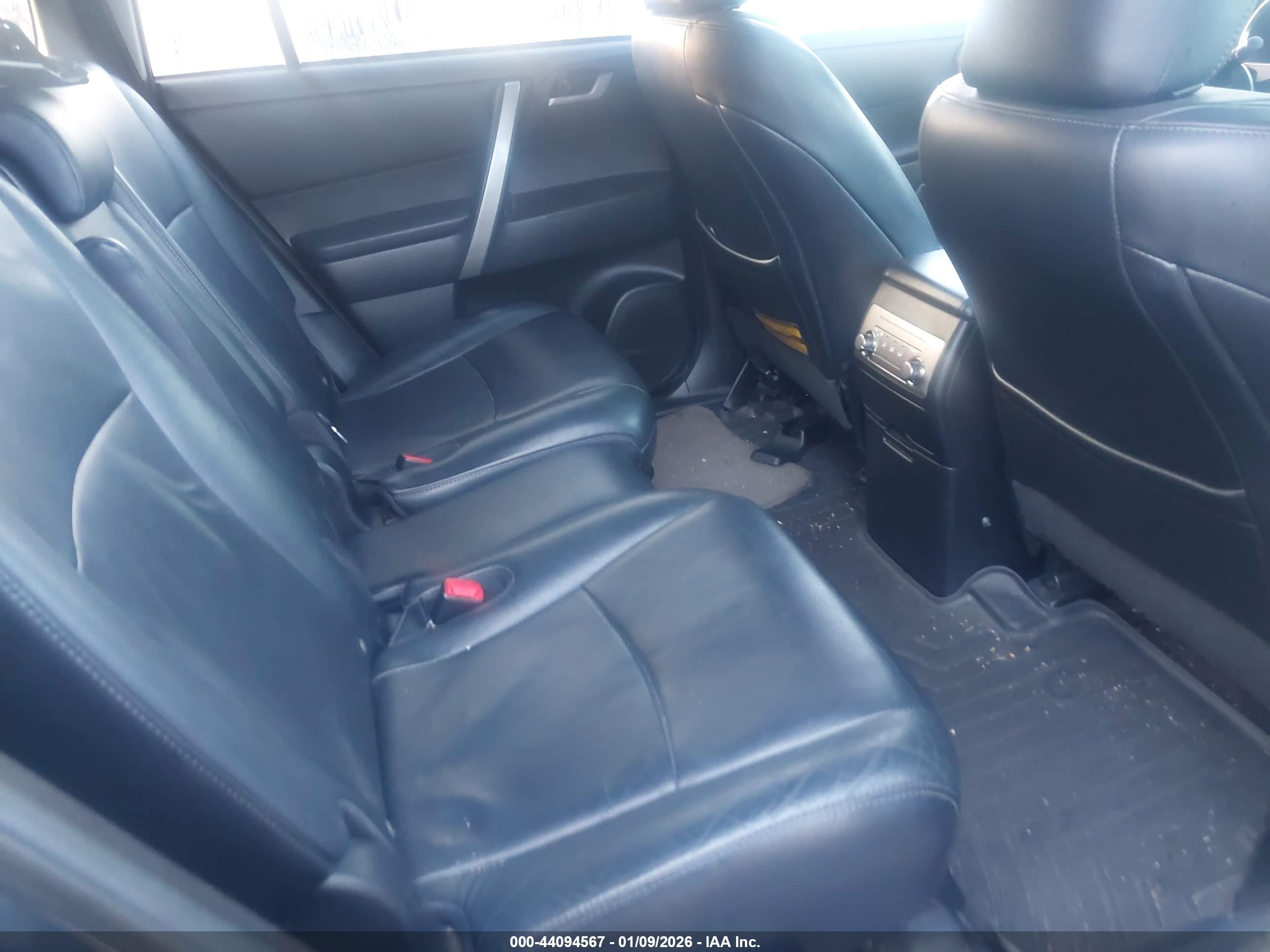 TOYOTA HIGHLANDER image 8