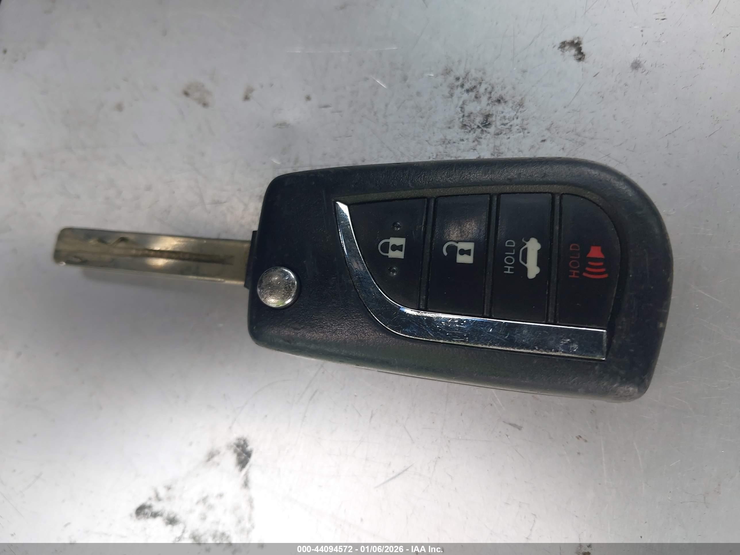 TOYOTA CAMRY image 11