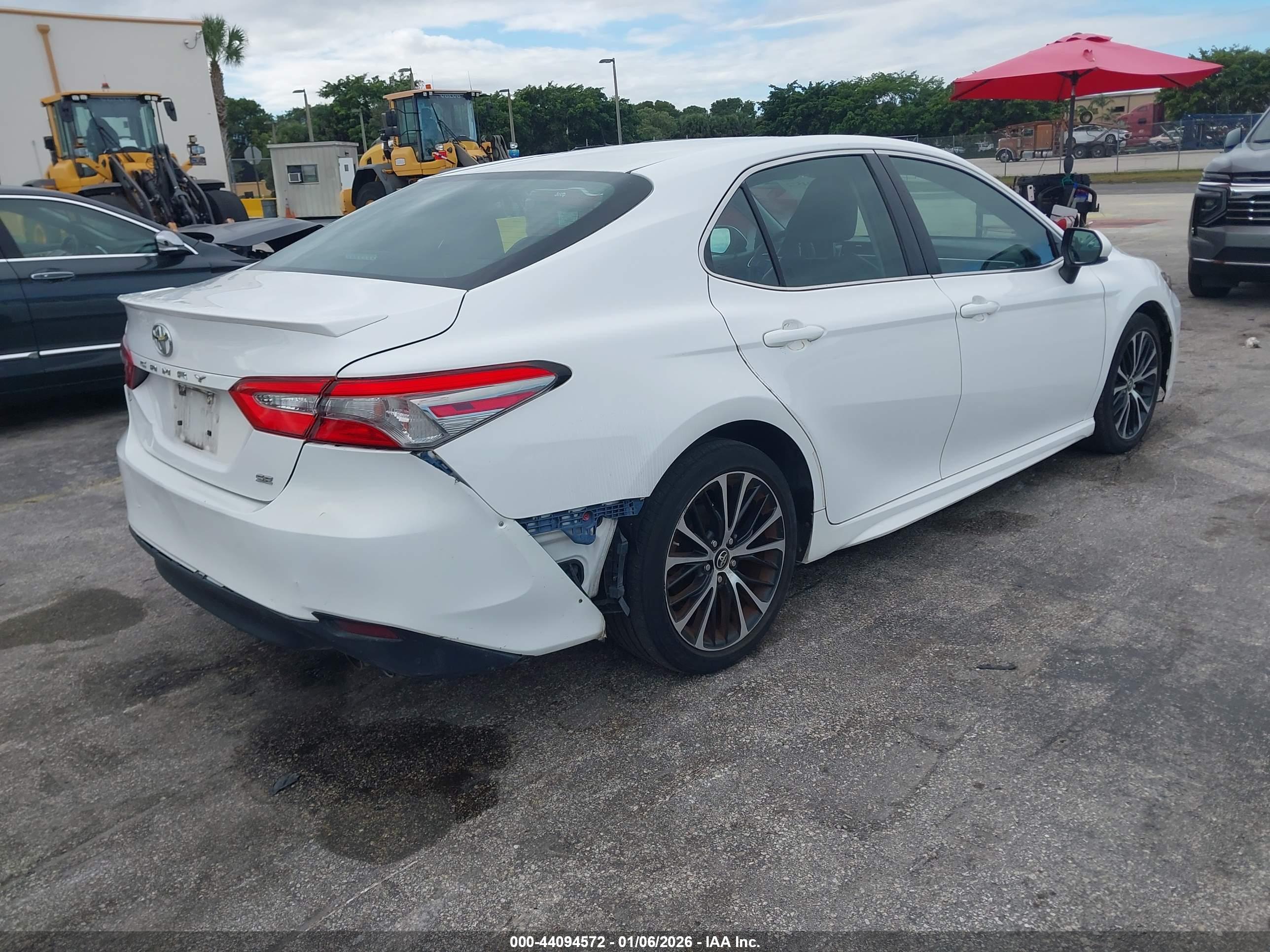 TOYOTA CAMRY image 4