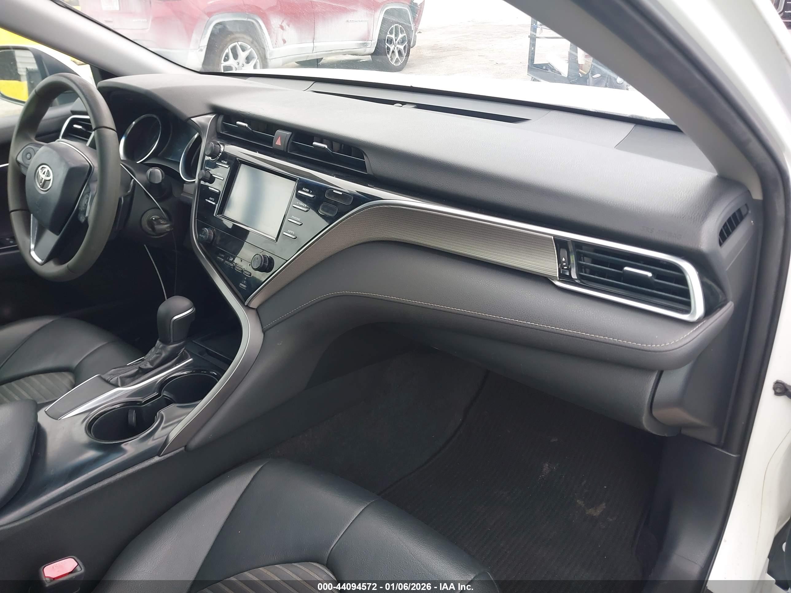 TOYOTA CAMRY image 5