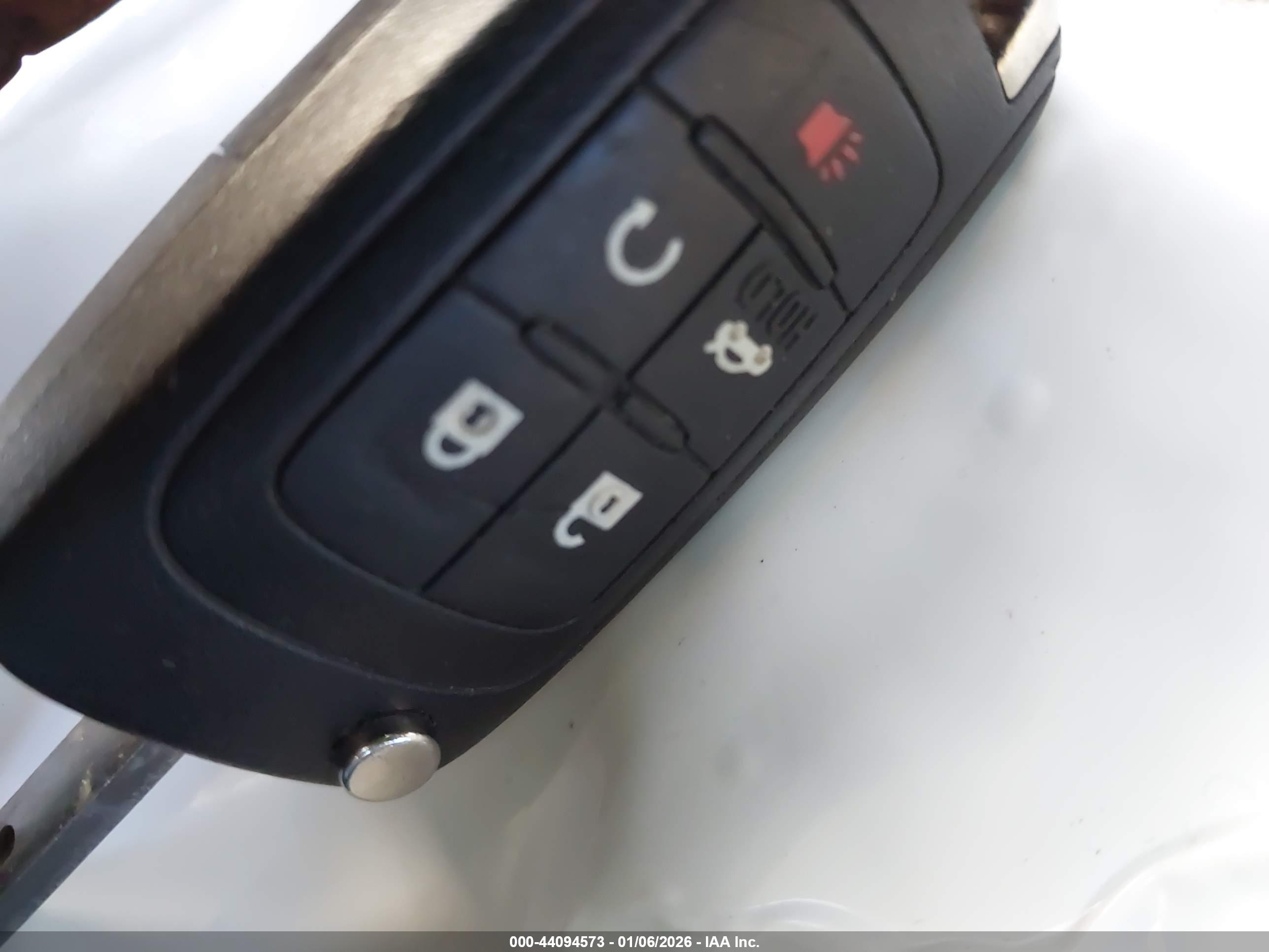 CHEVROLET EQUINOX image 11