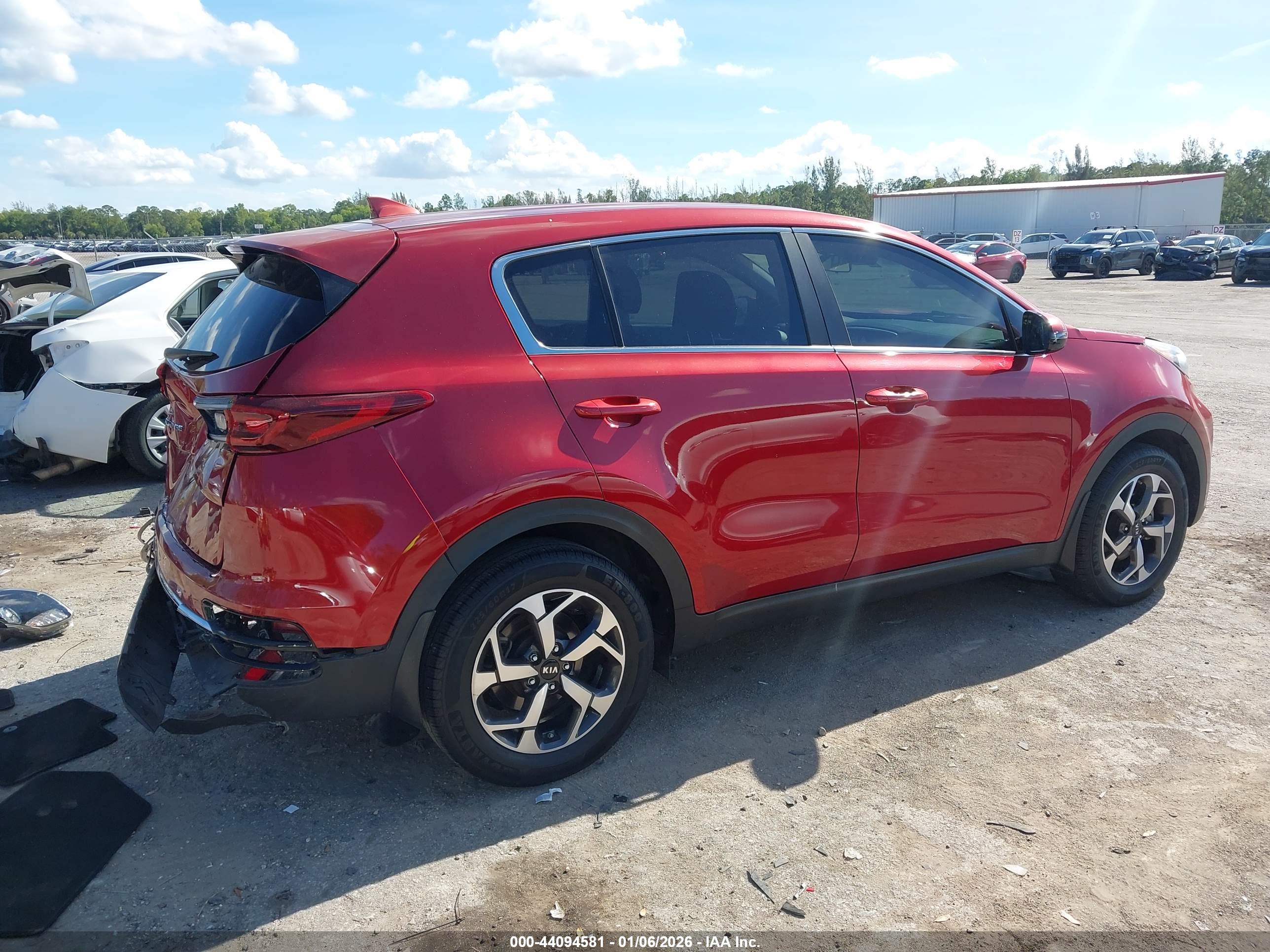 KIA SPORTAGE image 4