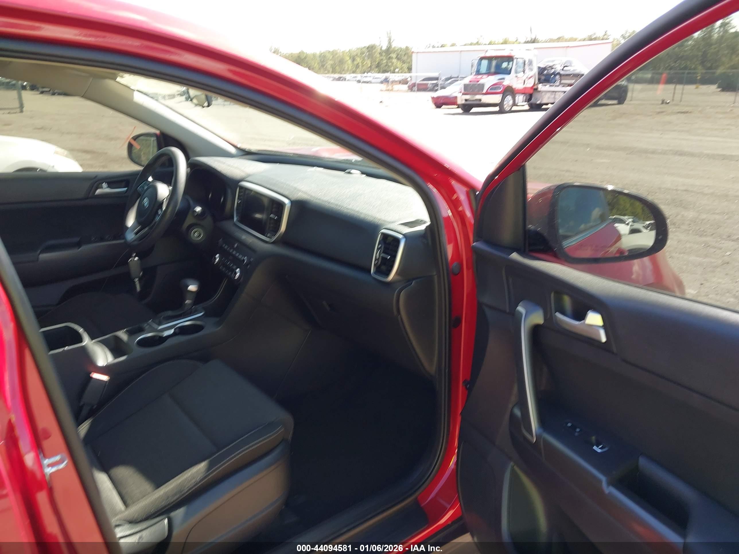 KIA SPORTAGE image 5