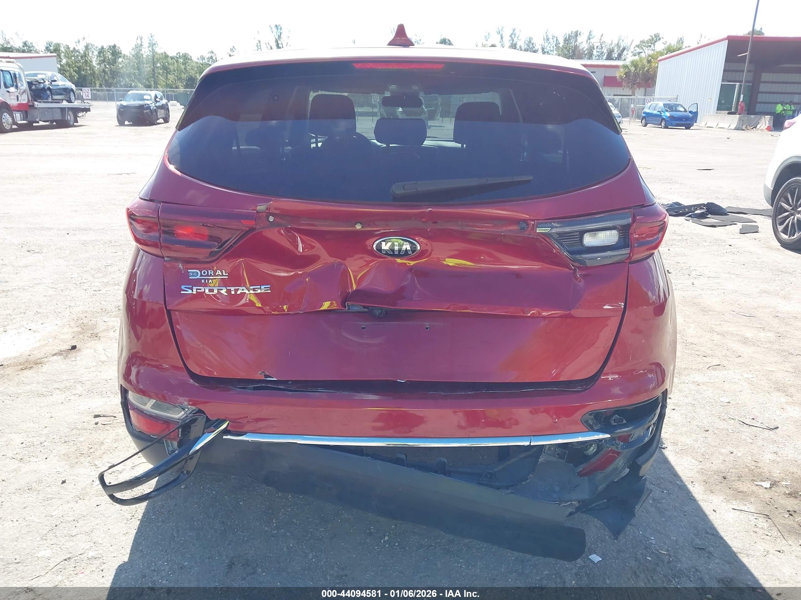 KIA SPORTAGE image 6