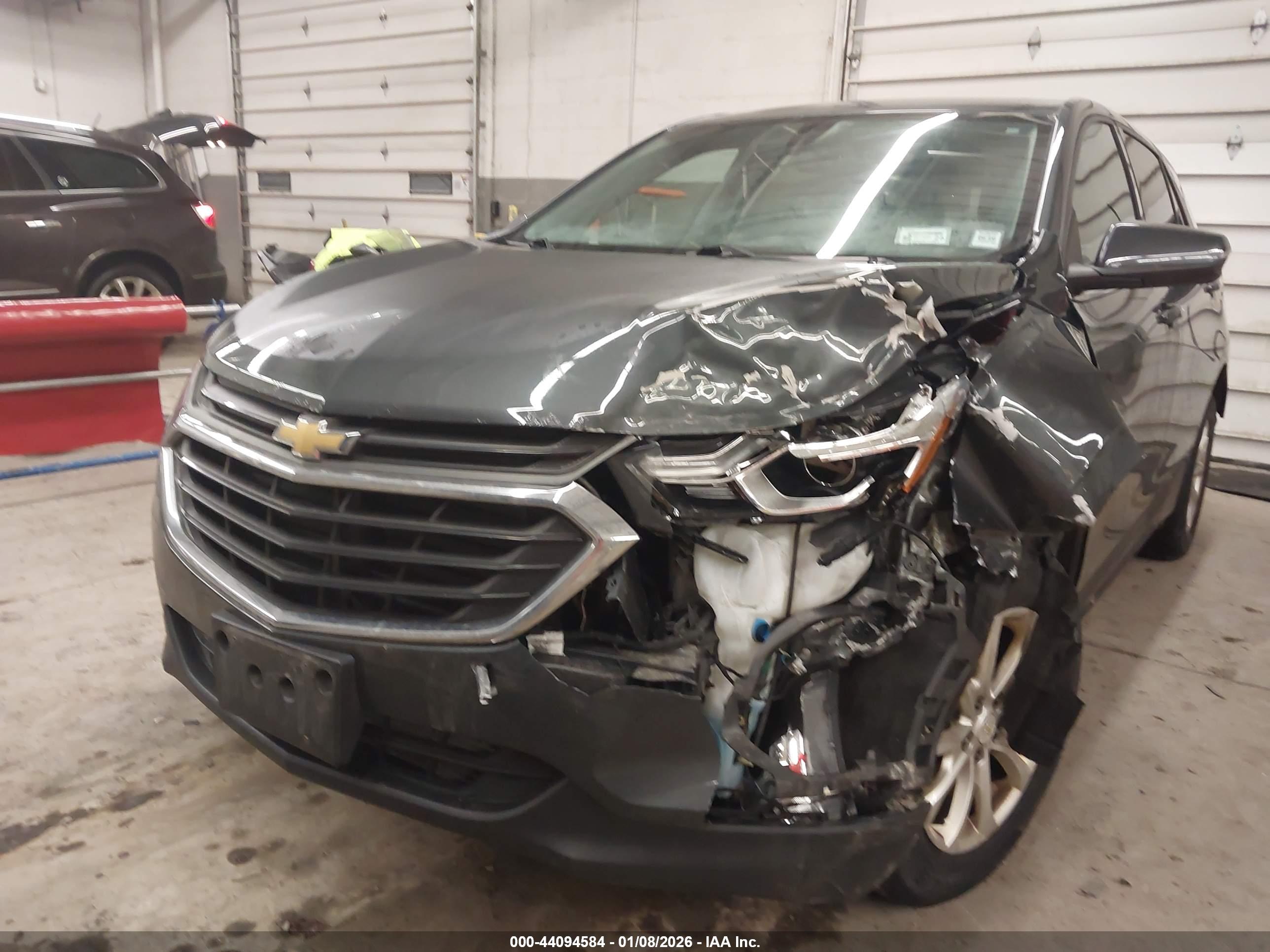 CHEVROLET EQUINOX image 2