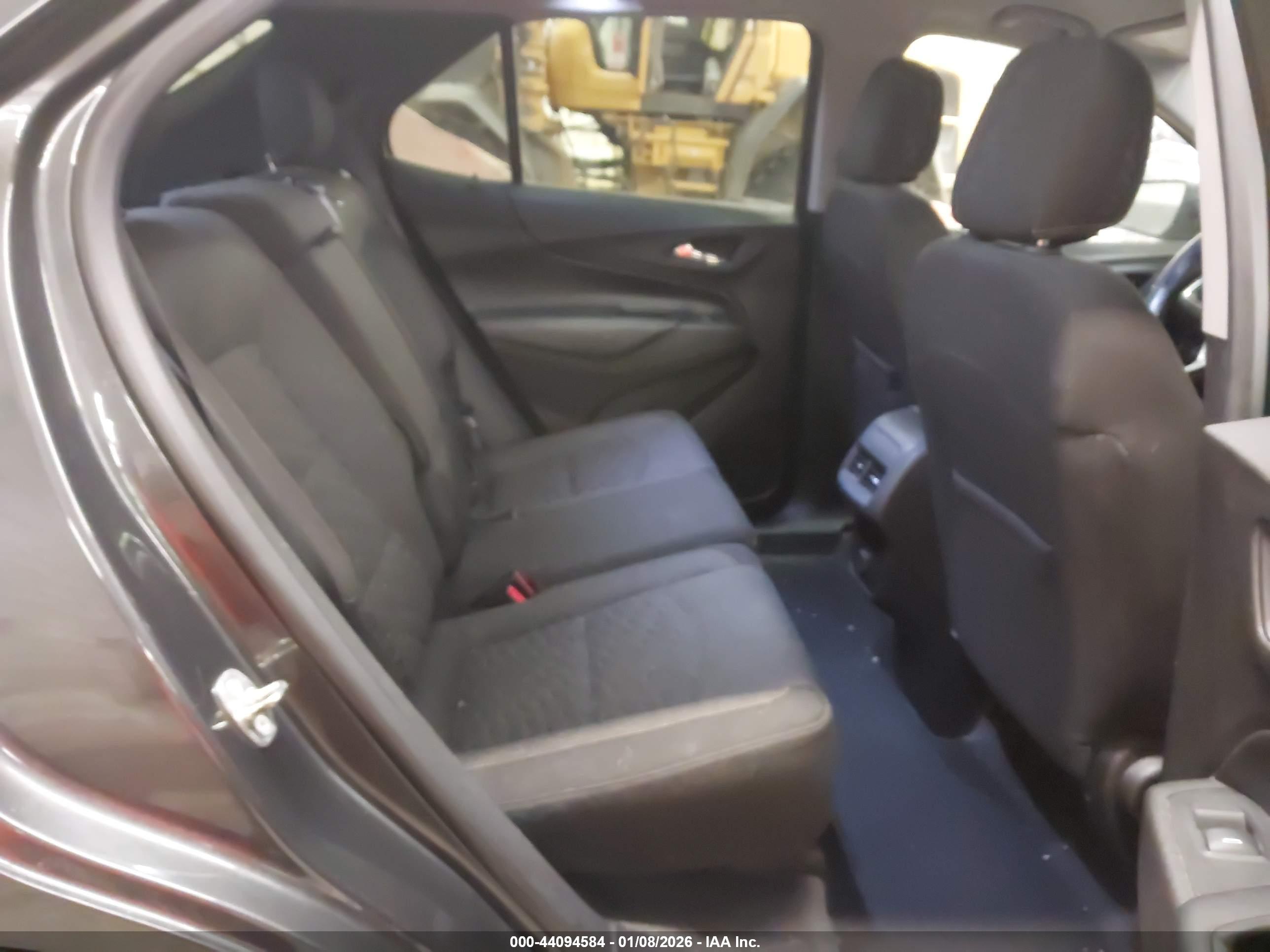 CHEVROLET EQUINOX image 8
