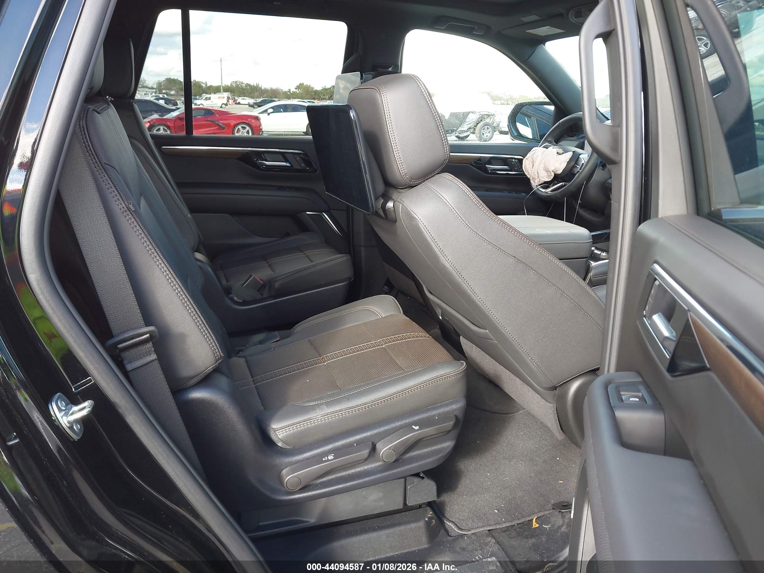 CHEVROLET TAHOE image 8
