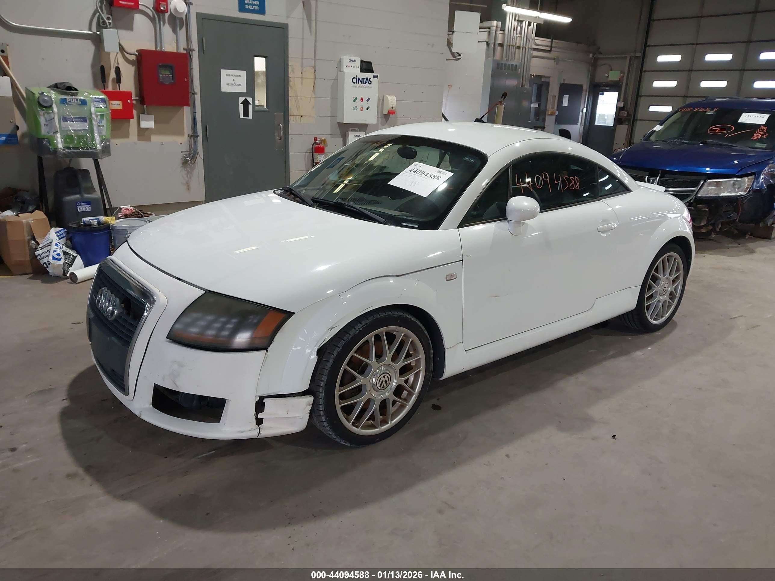 AUDI TT image 2
